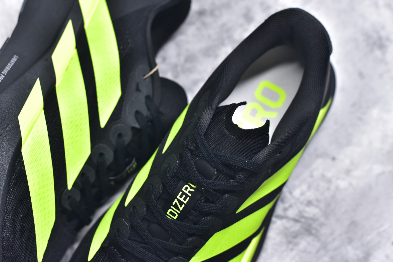 图片[9]-#阿迪达斯 AD Adizero Eva SL M 运动舒适防滑耐磨 低帮跑步鞋 阿迪达斯革新力作!「破纪录轻跑鞋」adiZero Adios Pro EVO 极致轻盈的Lightweight Upper设计,带来近乎裸足的舒适体验。中底采用尖端科技，Lightstrike Pro材料经过精细调校，实现卓越缓震与轻量化的完美结合。 尺码：36-45-选品中心