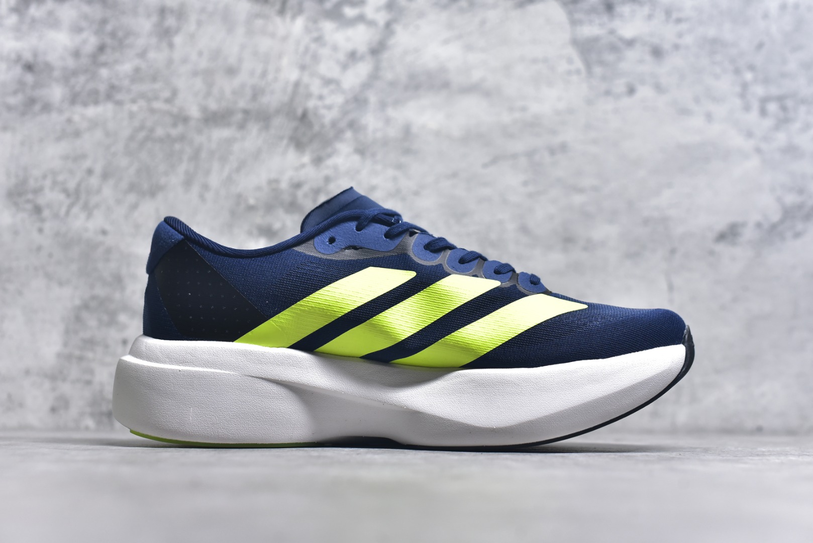 图片[3]-#阿迪达斯 AD Adizero Eva SL M 运动舒适防滑耐磨 低帮跑步鞋 阿迪达斯革新力作!「破纪录轻跑鞋」adiZero Adios Pro EVO 极致轻盈的Lightweight Upper设计,带来近乎裸足的舒适体验。中底采用尖端科技，Lightstrike Pro材料经过精细调校，实现卓越缓震与轻量化的完美结合。 尺码：36-45-选品中心