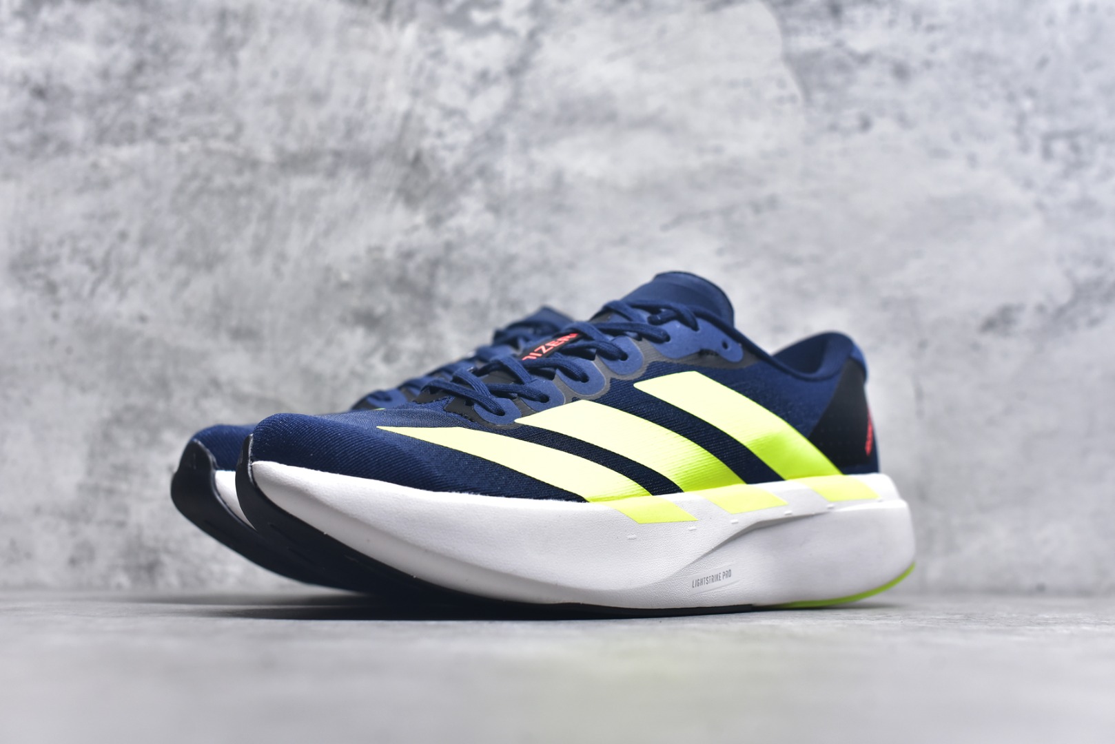 图片[2]-#阿迪达斯 AD Adizero Eva SL M 运动舒适防滑耐磨 低帮跑步鞋 阿迪达斯革新力作!「破纪录轻跑鞋」adiZero Adios Pro EVO 极致轻盈的Lightweight Upper设计,带来近乎裸足的舒适体验。中底采用尖端科技，Lightstrike Pro材料经过精细调校，实现卓越缓震与轻量化的完美结合。 尺码：36-45-选品中心