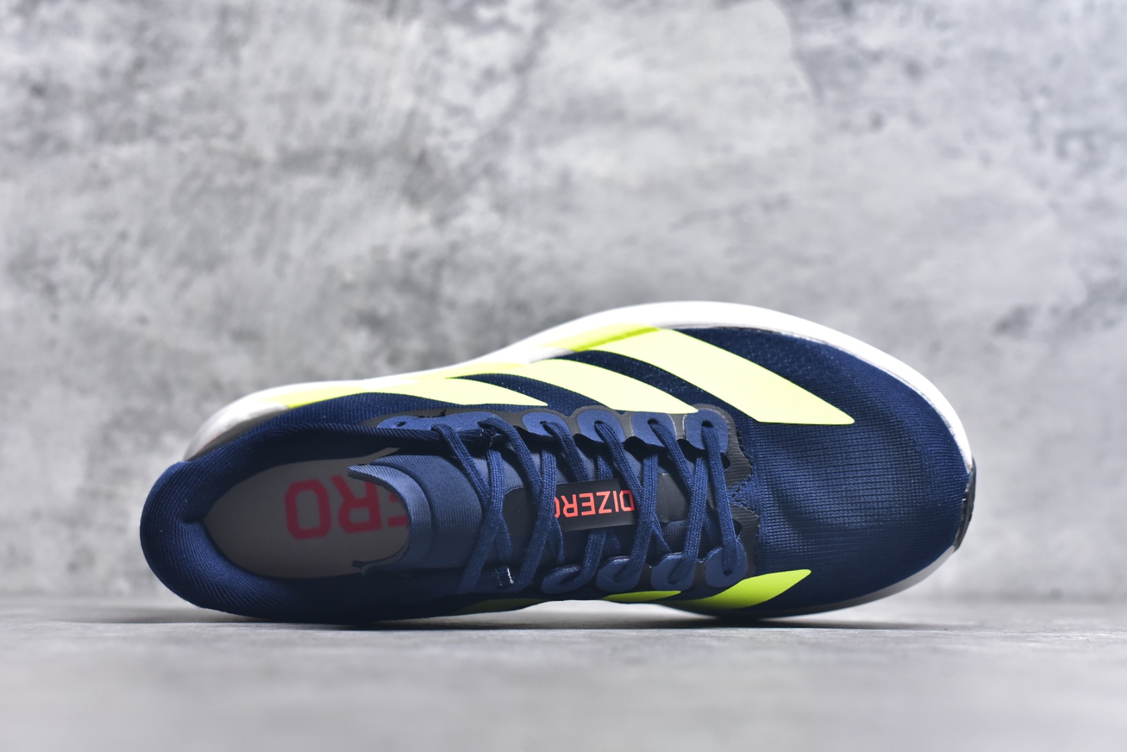 图片[4]-#阿迪达斯 AD Adizero Eva SL M 运动舒适防滑耐磨 低帮跑步鞋 阿迪达斯革新力作!「破纪录轻跑鞋」adiZero Adios Pro EVO 极致轻盈的Lightweight Upper设计,带来近乎裸足的舒适体验。中底采用尖端科技，Lightstrike Pro材料经过精细调校，实现卓越缓震与轻量化的完美结合。 尺码：36-45-选品中心