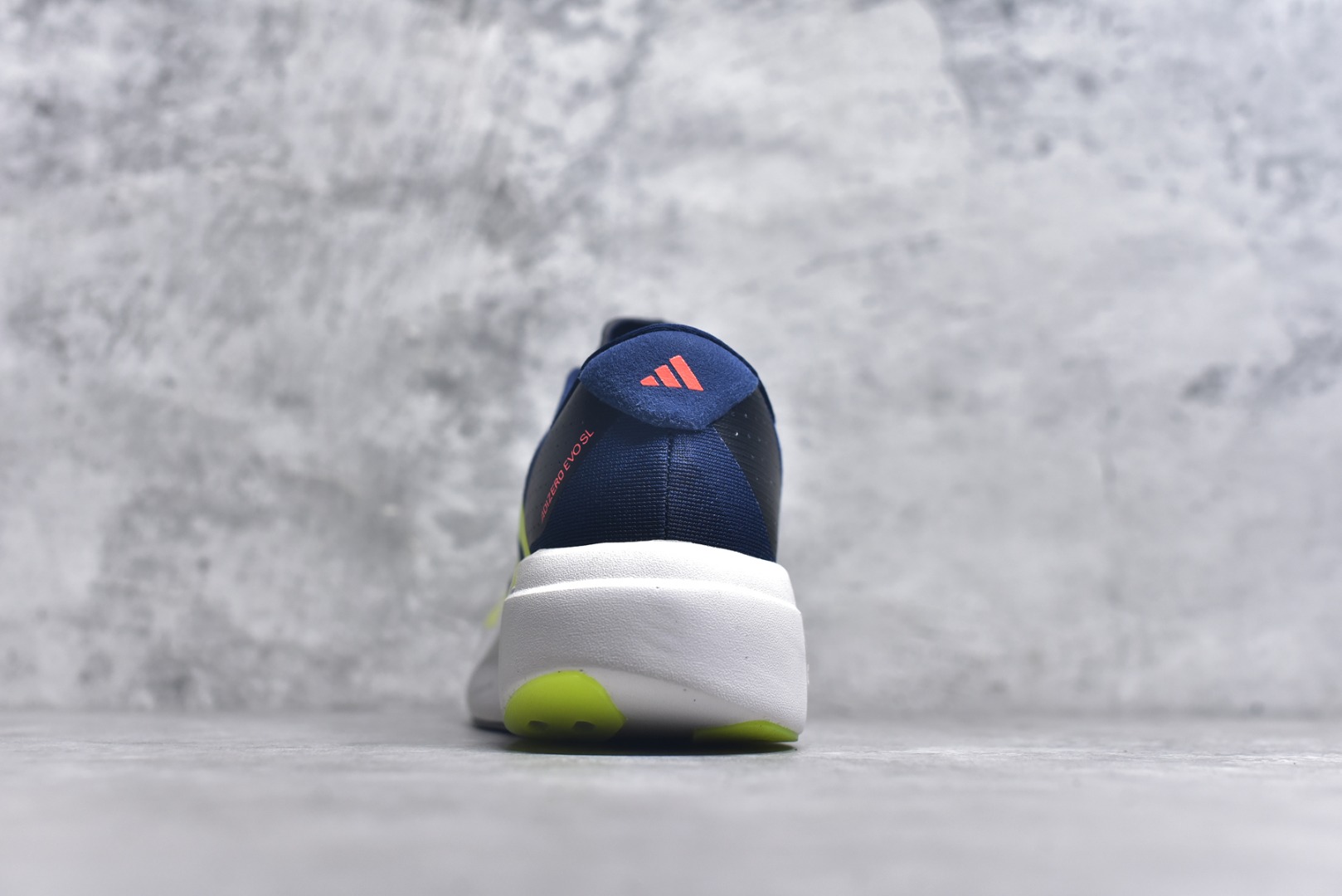 图片[5]-#阿迪达斯 AD Adizero Eva SL M 运动舒适防滑耐磨 低帮跑步鞋 阿迪达斯革新力作!「破纪录轻跑鞋」adiZero Adios Pro EVO 极致轻盈的Lightweight Upper设计,带来近乎裸足的舒适体验。中底采用尖端科技，Lightstrike Pro材料经过精细调校，实现卓越缓震与轻量化的完美结合。 尺码：36-45-选品中心