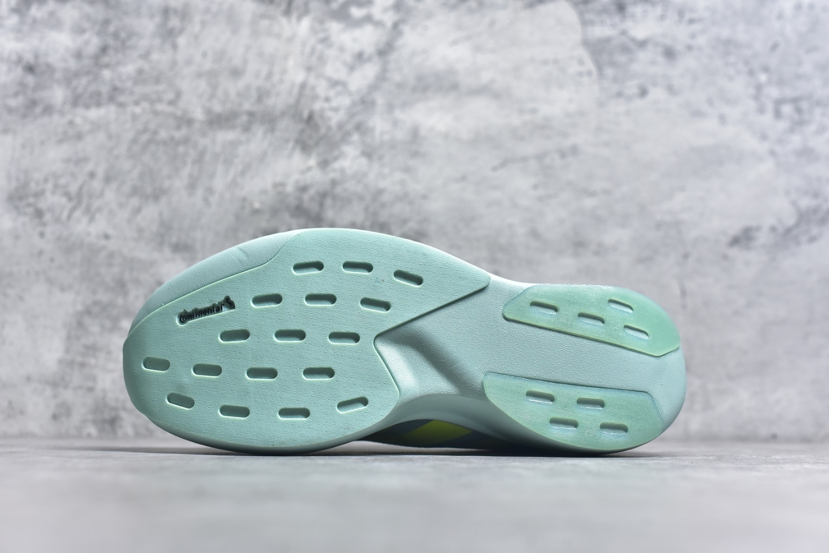 图片[6]-#阿迪达斯 AD Adizero Eva SL M 运动舒适防滑耐磨 低帮跑步鞋 阿迪达斯革新力作!「破纪录轻跑鞋」adiZero Adios Pro EVO 极致轻盈的Lightweight Upper设计,带来近乎裸足的舒适体验。中底采用尖端科技，Lightstrike Pro材料经过精细调校，实现卓越缓震与轻量化的完美结合。 尺码：36-45-选品中心