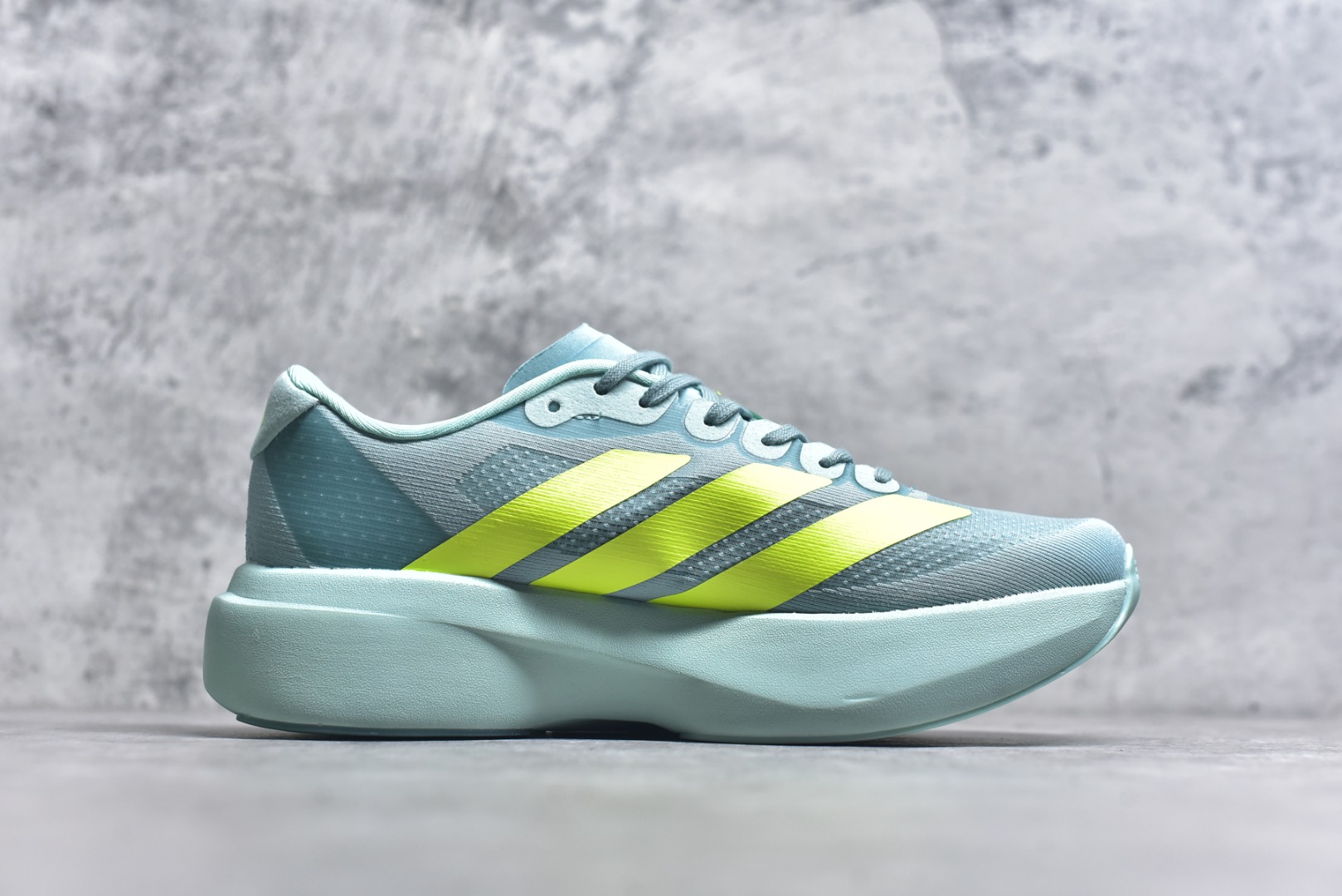 图片[3]-#阿迪达斯 AD Adizero Eva SL M 运动舒适防滑耐磨 低帮跑步鞋 阿迪达斯革新力作!「破纪录轻跑鞋」adiZero Adios Pro EVO 极致轻盈的Lightweight Upper设计,带来近乎裸足的舒适体验。中底采用尖端科技，Lightstrike Pro材料经过精细调校，实现卓越缓震与轻量化的完美结合。 尺码：36-45-选品中心