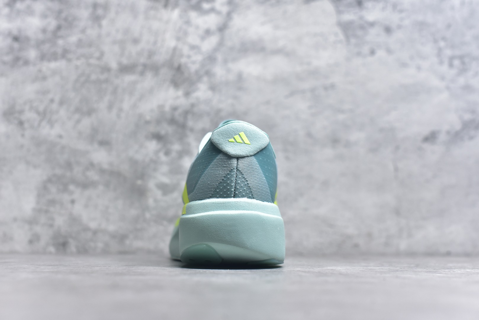 图片[5]-#阿迪达斯 AD Adizero Eva SL M 运动舒适防滑耐磨 低帮跑步鞋 阿迪达斯革新力作!「破纪录轻跑鞋」adiZero Adios Pro EVO 极致轻盈的Lightweight Upper设计,带来近乎裸足的舒适体验。中底采用尖端科技，Lightstrike Pro材料经过精细调校，实现卓越缓震与轻量化的完美结合。 尺码：36-45-选品中心