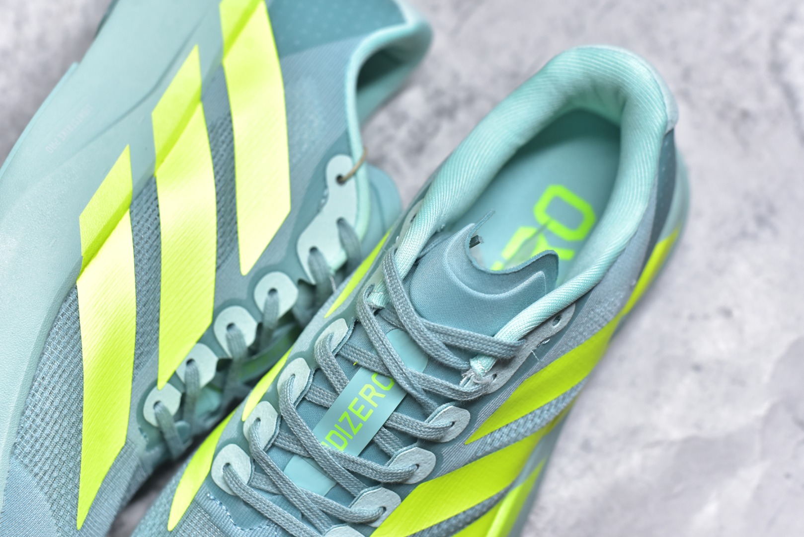 图片[9]-#阿迪达斯 AD Adizero Eva SL M 运动舒适防滑耐磨 低帮跑步鞋 阿迪达斯革新力作!「破纪录轻跑鞋」adiZero Adios Pro EVO 极致轻盈的Lightweight Upper设计,带来近乎裸足的舒适体验。中底采用尖端科技，Lightstrike Pro材料经过精细调校，实现卓越缓震与轻量化的完美结合。 尺码：36-45-选品中心