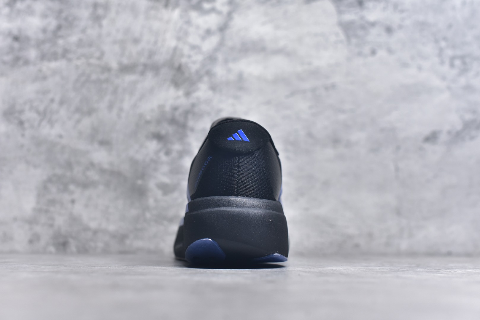 图片[5]-#阿迪达斯 AD Adizero Eva SL M 运动舒适防滑耐磨 低帮跑步鞋 阿迪达斯革新力作!「破纪录轻跑鞋」adiZero Adios Pro EVO 极致轻盈的Lightweight Upper设计,带来近乎裸足的舒适体验。中底采用尖端科技，Lightstrike Pro材料经过精细调校，实现卓越缓震与轻量化的完美结合。 尺码：36-45-选品中心