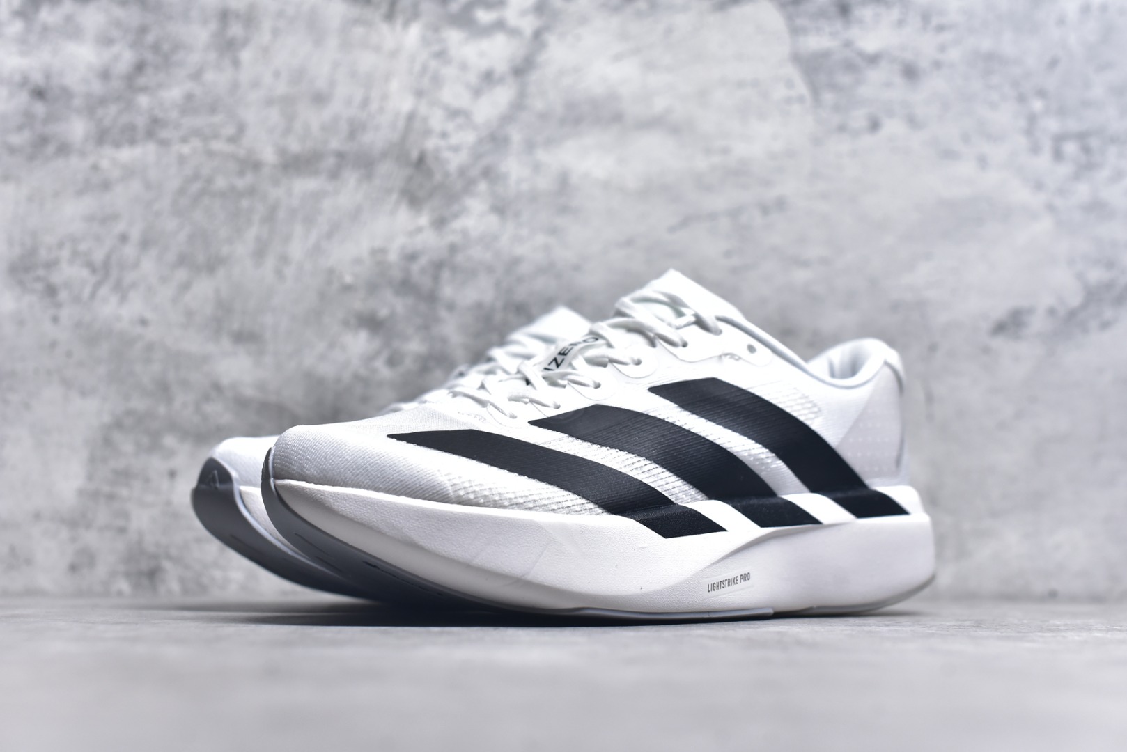 图片[2]-#阿迪达斯 AD Adizero Eva SL M 运动舒适防滑耐磨 低帮跑步鞋 阿迪达斯革新力作!「破纪录轻跑鞋」adiZero Adios Pro EVO 极致轻盈的Lightweight Upper设计,带来近乎裸足的舒适体验。中底采用尖端科技，Lightstrike Pro材料经过精细调校，实现卓越缓震与轻量化的完美结合。 尺码：36-45-选品中心
