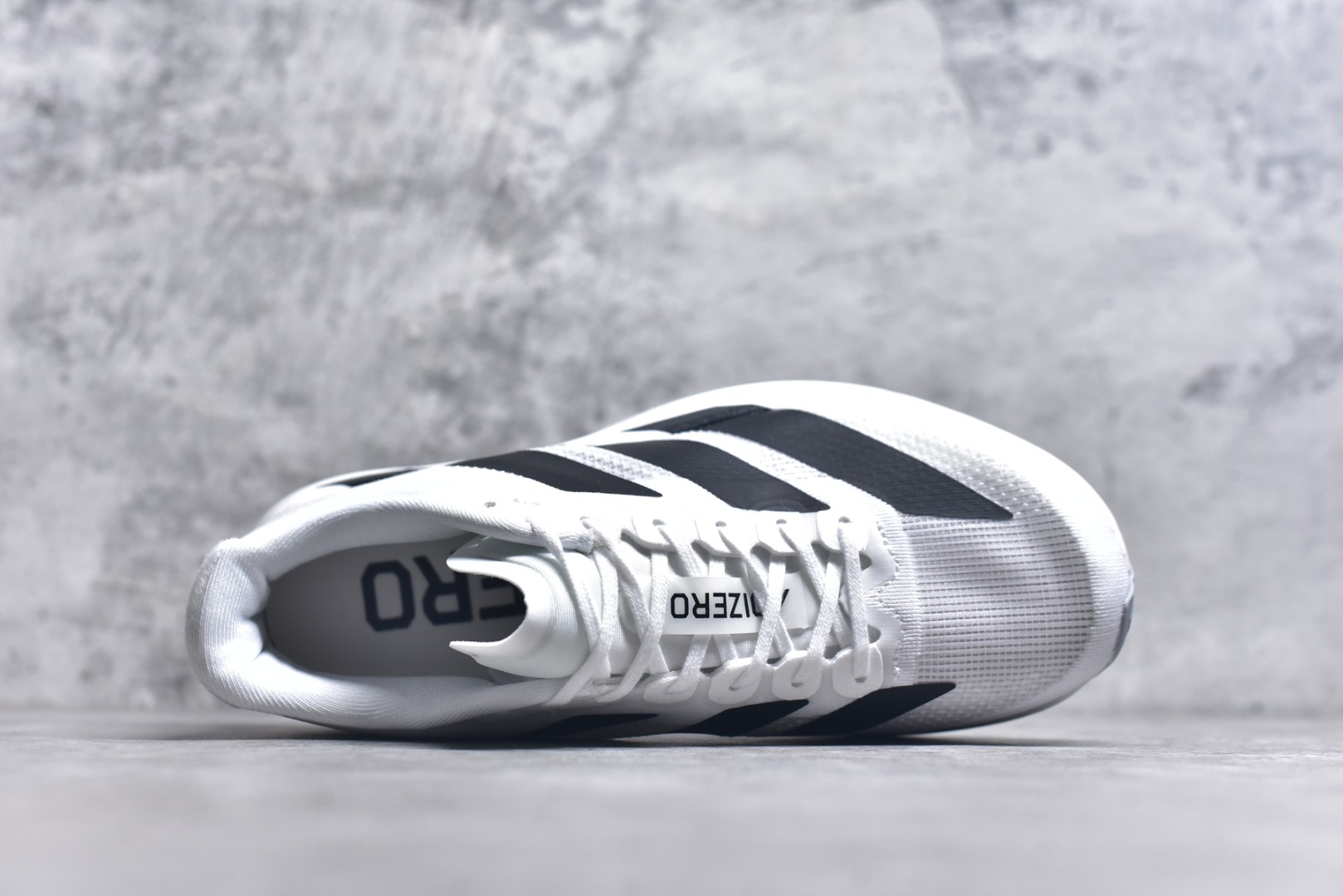 图片[4]-#阿迪达斯 AD Adizero Eva SL M 运动舒适防滑耐磨 低帮跑步鞋 阿迪达斯革新力作!「破纪录轻跑鞋」adiZero Adios Pro EVO 极致轻盈的Lightweight Upper设计,带来近乎裸足的舒适体验。中底采用尖端科技，Lightstrike Pro材料经过精细调校，实现卓越缓震与轻量化的完美结合。 尺码：36-45-选品中心