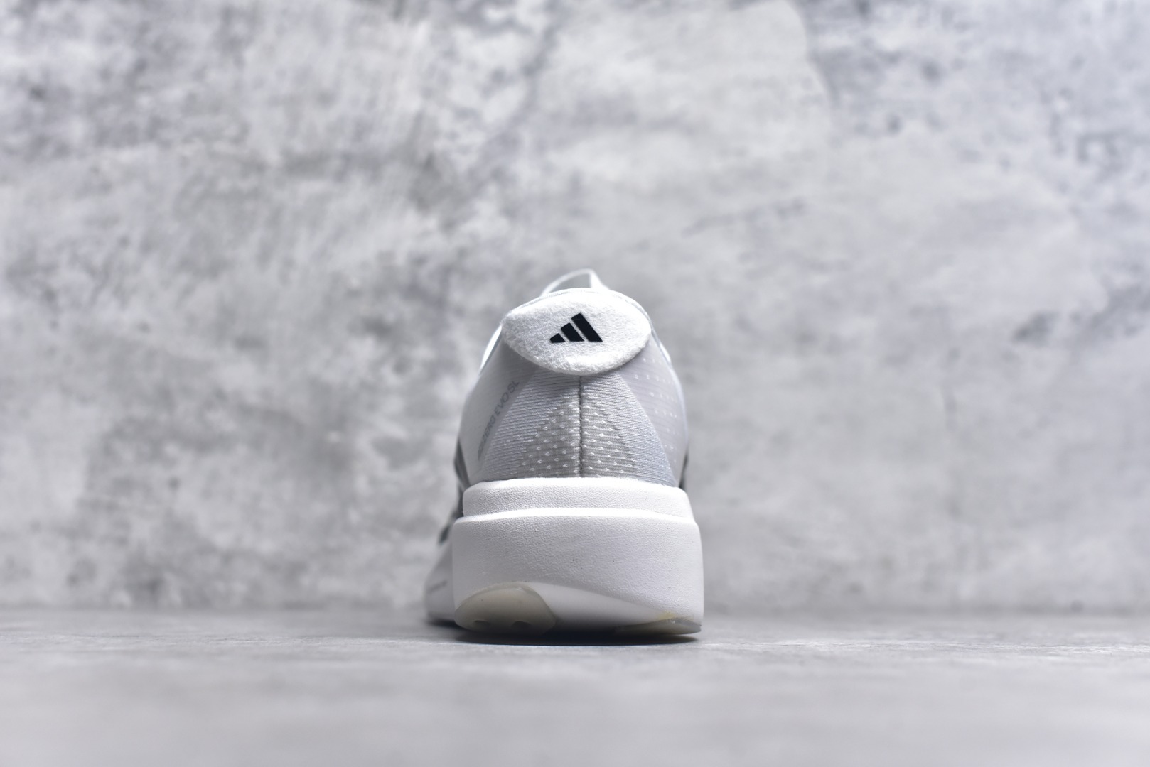 图片[5]-#阿迪达斯 AD Adizero Eva SL M 运动舒适防滑耐磨 低帮跑步鞋 阿迪达斯革新力作!「破纪录轻跑鞋」adiZero Adios Pro EVO 极致轻盈的Lightweight Upper设计,带来近乎裸足的舒适体验。中底采用尖端科技，Lightstrike Pro材料经过精细调校，实现卓越缓震与轻量化的完美结合。 尺码：36-45-选品中心