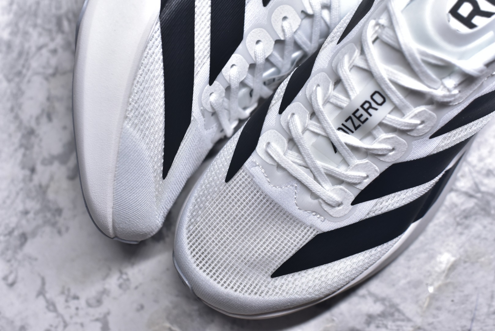 图片[8]-#阿迪达斯 AD Adizero Eva SL M 运动舒适防滑耐磨 低帮跑步鞋 阿迪达斯革新力作!「破纪录轻跑鞋」adiZero Adios Pro EVO 极致轻盈的Lightweight Upper设计,带来近乎裸足的舒适体验。中底采用尖端科技，Lightstrike Pro材料经过精细调校，实现卓越缓震与轻量化的完美结合。 尺码：36-45-选品中心