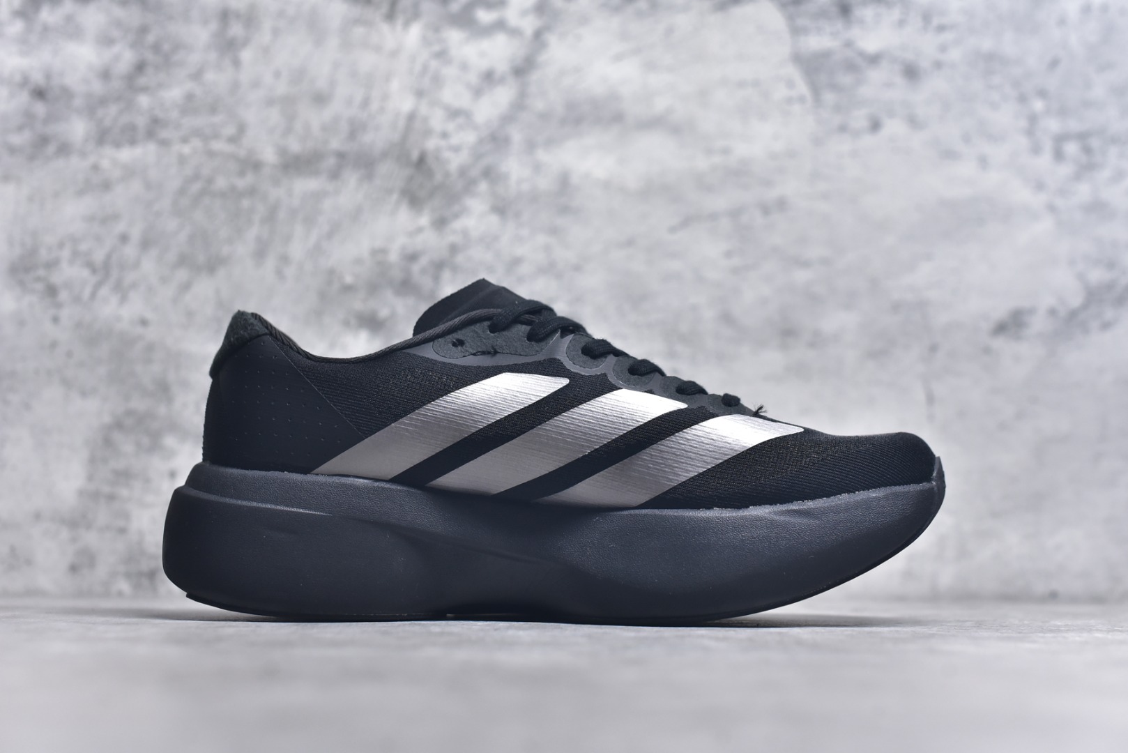 图片[3]-#阿迪达斯 AD Adizero Eva SL M 运动舒适防滑耐磨 低帮跑步鞋 阿迪达斯革新力作!「破纪录轻跑鞋」adiZero Adios Pro EVO 极致轻盈的Lightweight Upper设计,带来近乎裸足的舒适体验。中底采用尖端科技，Lightstrike Pro材料经过精细调校，实现卓越缓震与轻量化的完美结合。 尺码：36-45-选品中心