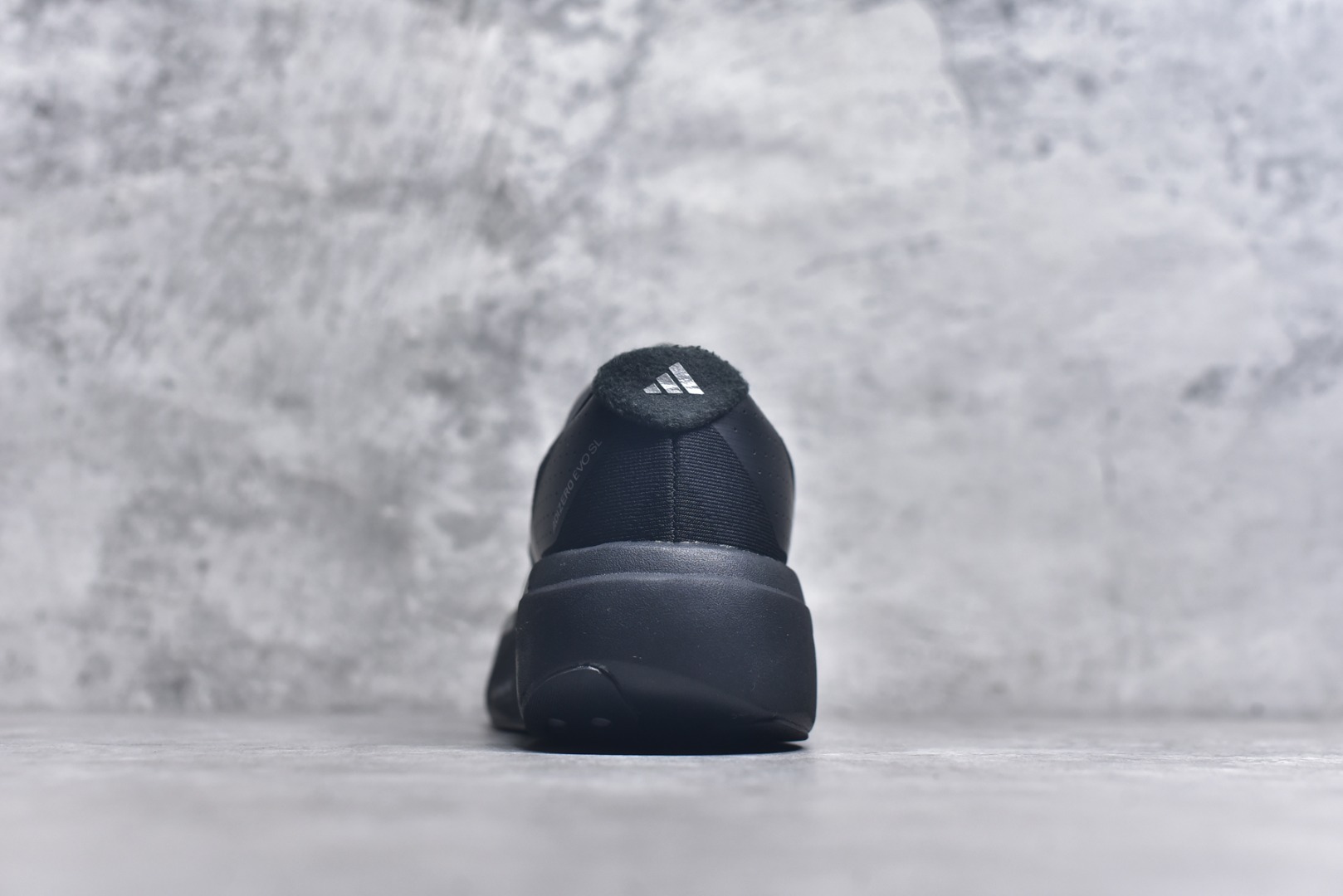 图片[5]-#阿迪达斯 AD Adizero Eva SL M 运动舒适防滑耐磨 低帮跑步鞋 阿迪达斯革新力作!「破纪录轻跑鞋」adiZero Adios Pro EVO 极致轻盈的Lightweight Upper设计,带来近乎裸足的舒适体验。中底采用尖端科技，Lightstrike Pro材料经过精细调校，实现卓越缓震与轻量化的完美结合。 尺码：36-45-选品中心