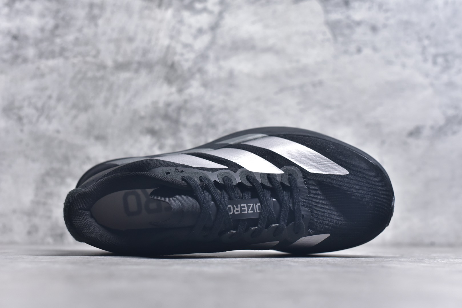 图片[4]-#阿迪达斯 AD Adizero Eva SL M 运动舒适防滑耐磨 低帮跑步鞋 阿迪达斯革新力作!「破纪录轻跑鞋」adiZero Adios Pro EVO 极致轻盈的Lightweight Upper设计,带来近乎裸足的舒适体验。中底采用尖端科技，Lightstrike Pro材料经过精细调校，实现卓越缓震与轻量化的完美结合。 尺码：36-45-选品中心