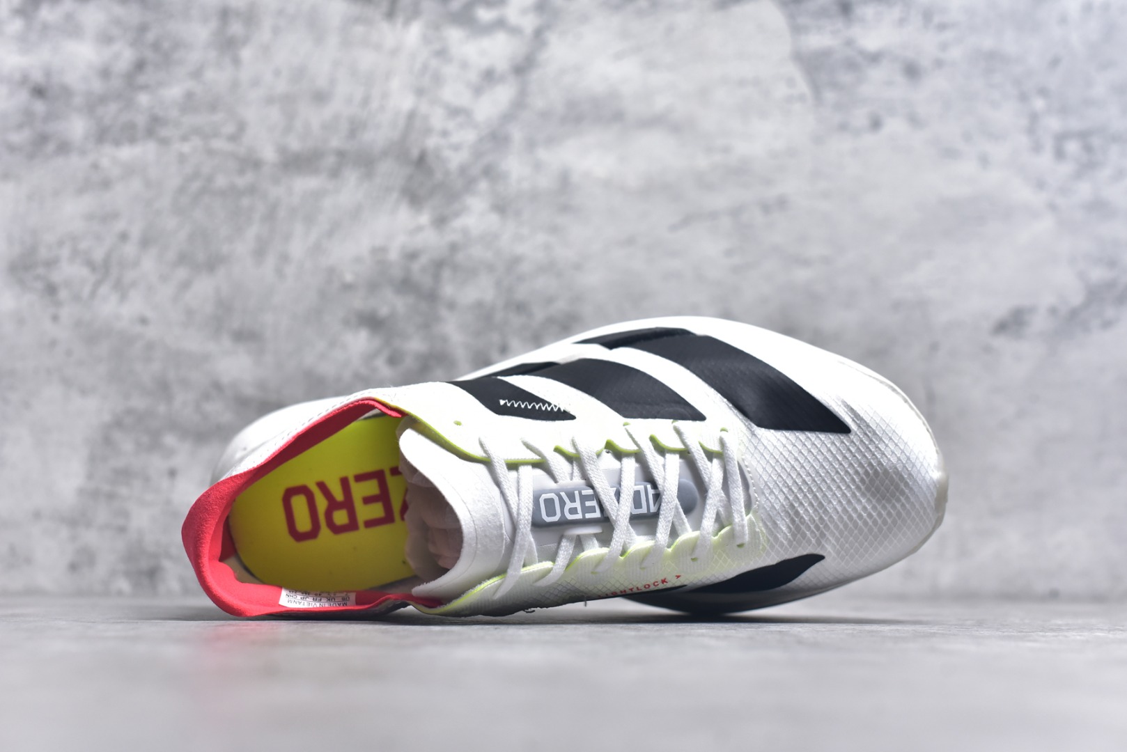图片[4]-#阿迪达斯 AD Adizero Eva SL M 运动舒适防滑耐磨 低帮跑步鞋 阿迪达斯革新力作!「破纪录轻跑鞋」adiZero Adios Pro EVO 极致轻盈的Lightweight Upper设计,带来近乎裸足的舒适体验。中底采用尖端科技，Lightstrike Pro材料经过精细调校，实现卓越缓震与轻量化的完美结合。 尺码：36-45-选品中心