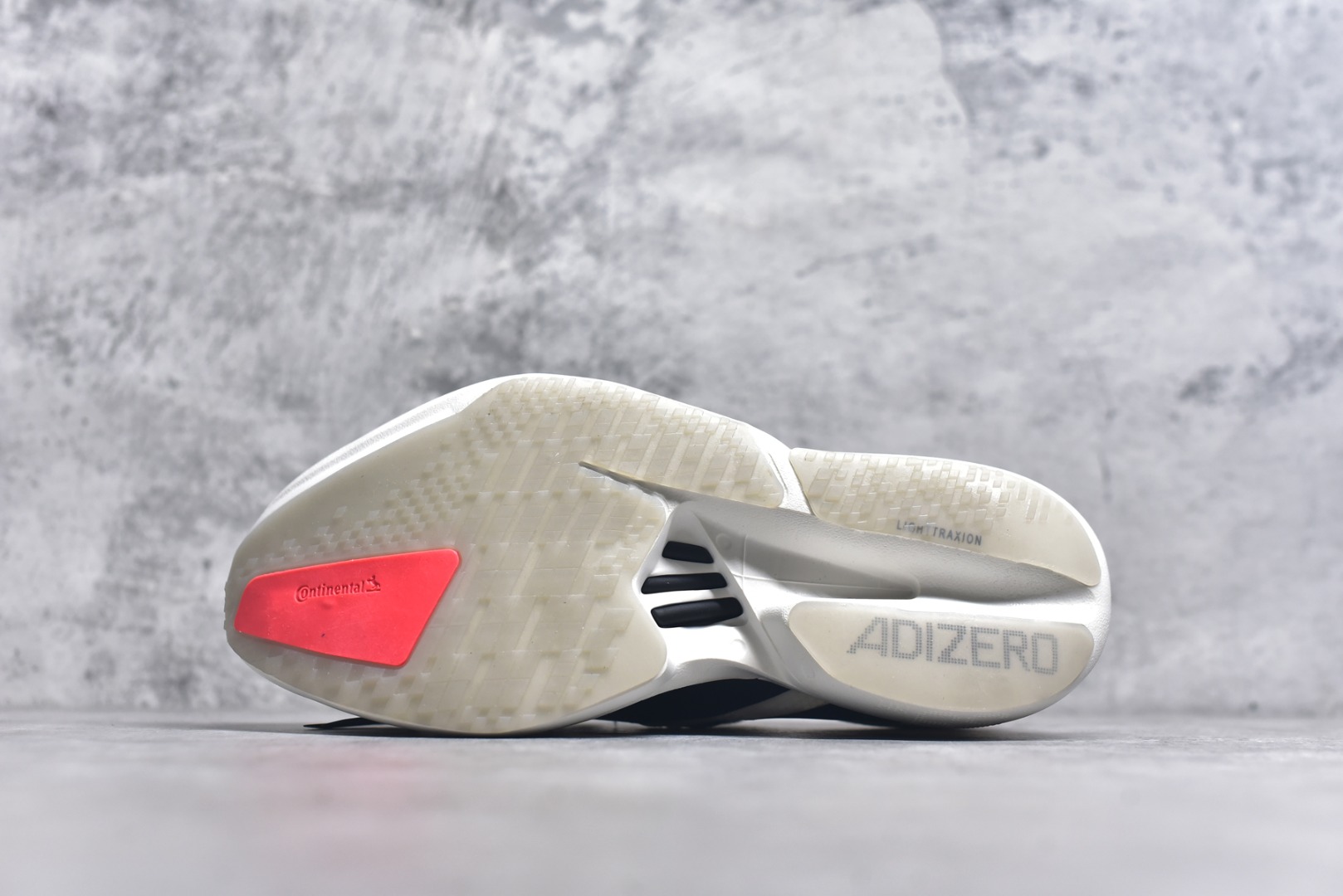 图片[6]-#阿迪达斯 AD Adizero Eva SL M 运动舒适防滑耐磨 低帮跑步鞋 阿迪达斯革新力作!「破纪录轻跑鞋」adiZero Adios Pro EVO 极致轻盈的Lightweight Upper设计,带来近乎裸足的舒适体验。中底采用尖端科技，Lightstrike Pro材料经过精细调校，实现卓越缓震与轻量化的完美结合。 尺码：36-45-选品中心