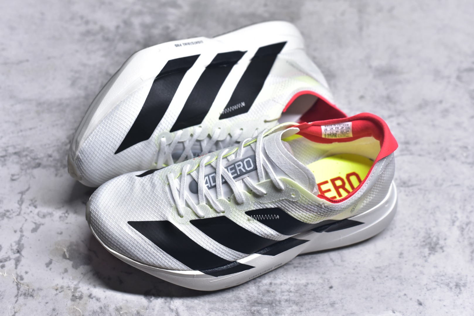 图片[7]-#阿迪达斯 AD Adizero Eva SL M 运动舒适防滑耐磨 低帮跑步鞋 阿迪达斯革新力作!「破纪录轻跑鞋」adiZero Adios Pro EVO 极致轻盈的Lightweight Upper设计,带来近乎裸足的舒适体验。中底采用尖端科技，Lightstrike Pro材料经过精细调校，实现卓越缓震与轻量化的完美结合。 尺码：36-45-选品中心