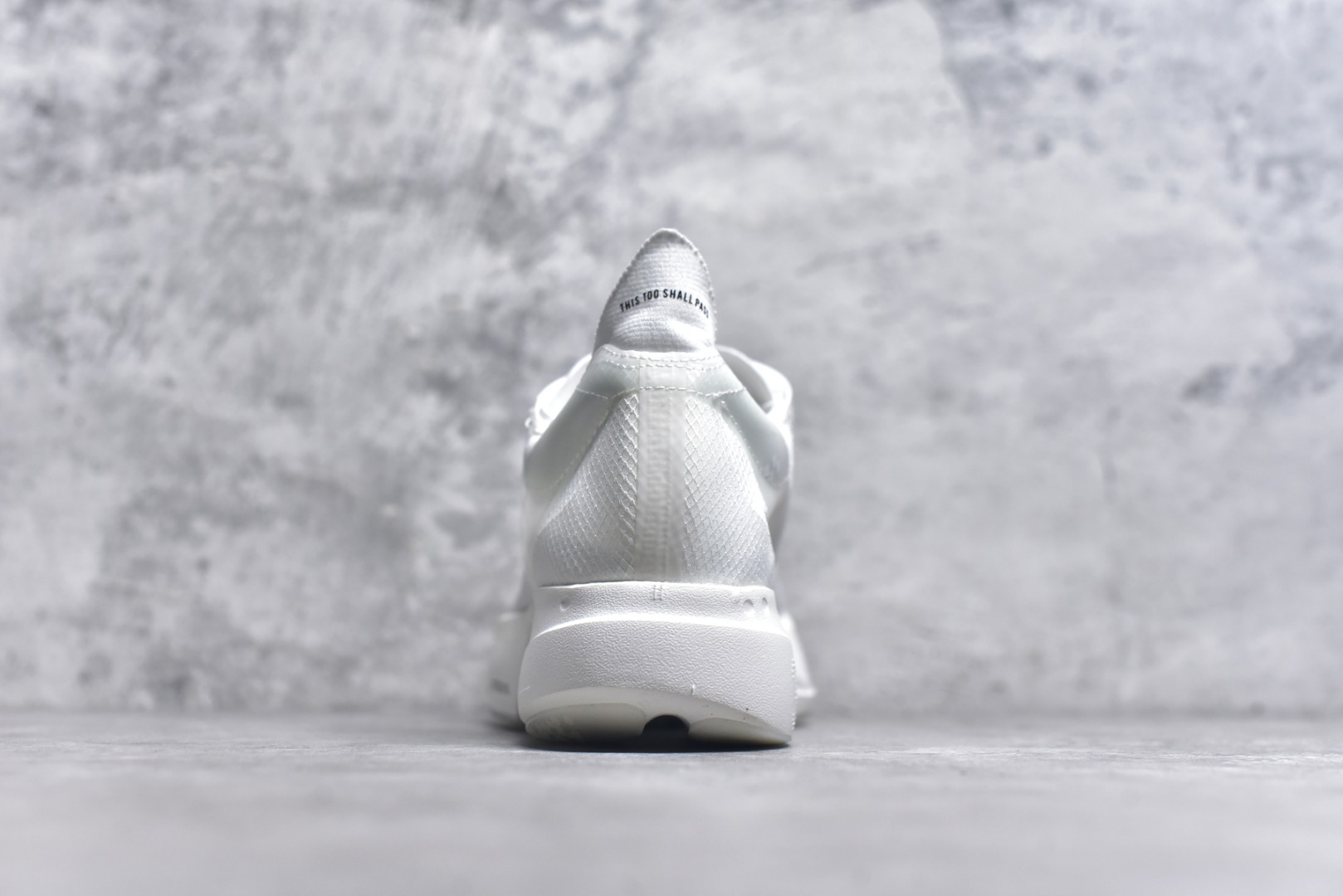 图片[5]-#阿迪达斯 AD Adizero Eva SL M 运动舒适防滑耐磨 低帮跑步鞋 阿迪达斯革新力作!「破纪录轻跑鞋」adiZero Adios Pro EVO 极致轻盈的Lightweight Upper设计,带来近乎裸足的舒适体验。中底采用尖端科技，Lightstrike Pro材料经过精细调校，实现卓越缓震与轻量化的完美结合。 尺码：36-45-选品中心