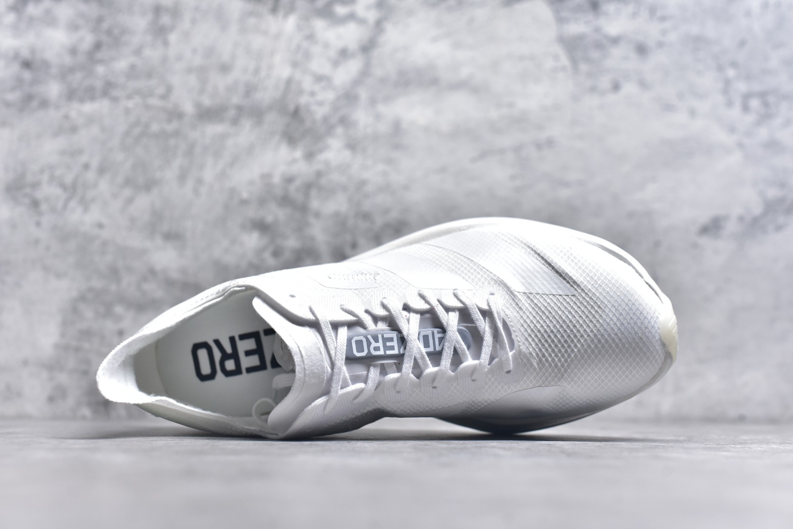 图片[4]-#阿迪达斯 AD Adizero Eva SL M 运动舒适防滑耐磨 低帮跑步鞋 阿迪达斯革新力作!「破纪录轻跑鞋」adiZero Adios Pro EVO 极致轻盈的Lightweight Upper设计,带来近乎裸足的舒适体验。中底采用尖端科技，Lightstrike Pro材料经过精细调校，实现卓越缓震与轻量化的完美结合。 尺码：36-45-选品中心