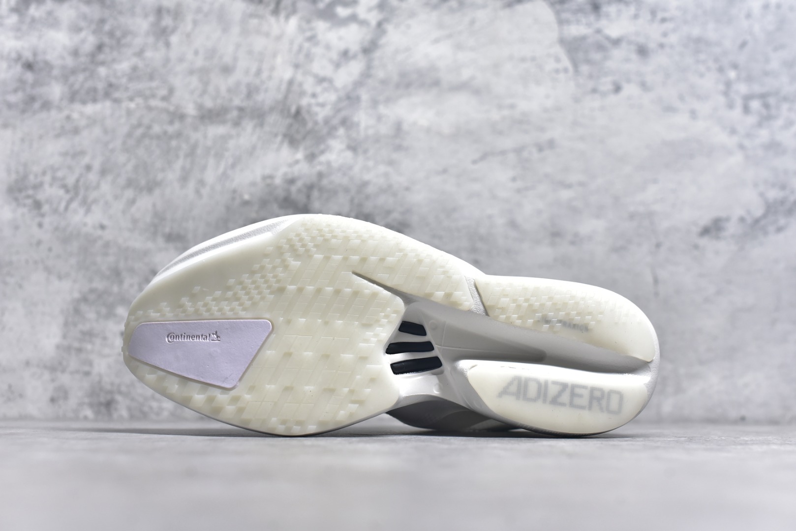 图片[6]-#阿迪达斯 AD Adizero Eva SL M 运动舒适防滑耐磨 低帮跑步鞋 阿迪达斯革新力作!「破纪录轻跑鞋」adiZero Adios Pro EVO 极致轻盈的Lightweight Upper设计,带来近乎裸足的舒适体验。中底采用尖端科技，Lightstrike Pro材料经过精细调校，实现卓越缓震与轻量化的完美结合。 尺码：36-45-选品中心