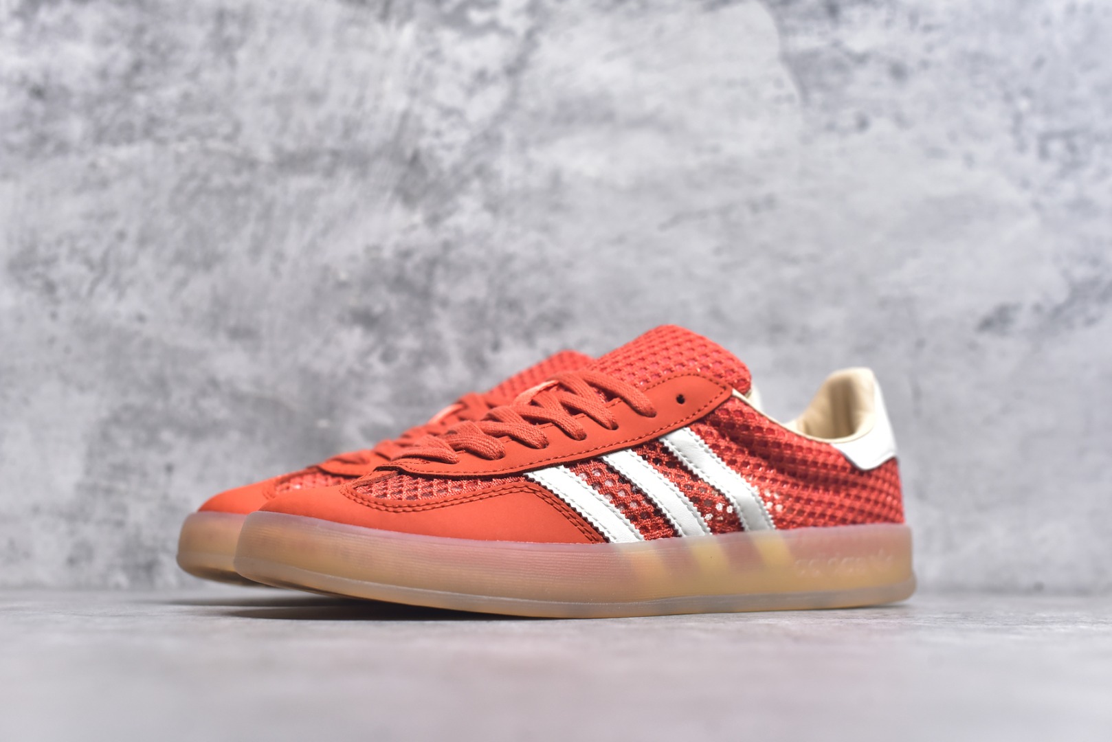 图片[2]-#AD Gazelle Indoor Trainers 羚羊内训系列低帮复古百搭休闲运动德训风板鞋 JS0713 90年代经典的复刻版！自60年代以足球训练鞋面世以来,Gazelle就以其经典设计席卷全球。1991年版本的复刻,再造经典Gazelle。采用皮革打造,搭配浊色细节,让这款经典更加简约。尺码：35.5-45-选品中心