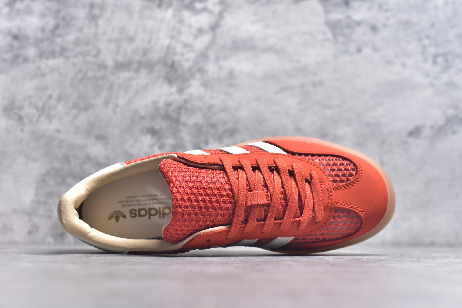 图片[4]-#AD Gazelle Indoor Trainers 羚羊内训系列低帮复古百搭休闲运动德训风板鞋 JS0713 90年代经典的复刻版！自60年代以足球训练鞋面世以来,Gazelle就以其经典设计席卷全球。1991年版本的复刻,再造经典Gazelle。采用皮革打造,搭配浊色细节,让这款经典更加简约。尺码：35.5-45-选品中心