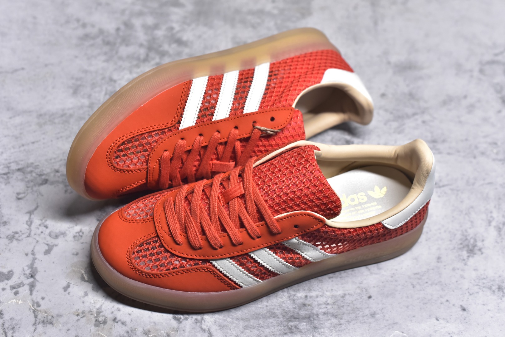 图片[7]-#AD Gazelle Indoor Trainers 羚羊内训系列低帮复古百搭休闲运动德训风板鞋 JS0713 90年代经典的复刻版！自60年代以足球训练鞋面世以来,Gazelle就以其经典设计席卷全球。1991年版本的复刻,再造经典Gazelle。采用皮革打造,搭配浊色细节,让这款经典更加简约。尺码：35.5-45-选品中心