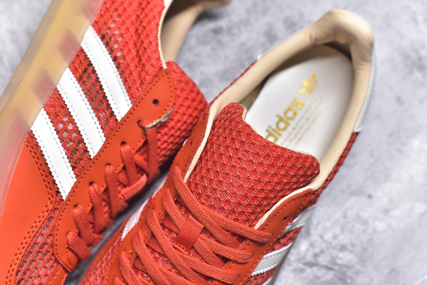 图片[9]-#AD Gazelle Indoor Trainers 羚羊内训系列低帮复古百搭休闲运动德训风板鞋 JS0713 90年代经典的复刻版！自60年代以足球训练鞋面世以来,Gazelle就以其经典设计席卷全球。1991年版本的复刻,再造经典Gazelle。采用皮革打造,搭配浊色细节,让这款经典更加简约。尺码：35.5-45-选品中心