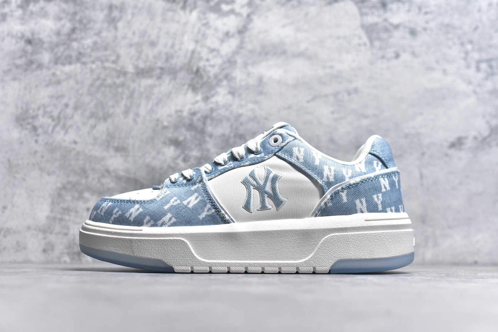#NY MLB Chunky Liner Embo Monogram 纽约洋基队 增高厚底休闲跑鞋 3ASXV015N50BLS 尺码：35 36 36.5 37.5 38 38.5 39 40 40.5 41 42 42.5 43 44 44.5 45 3.C3-选品中心