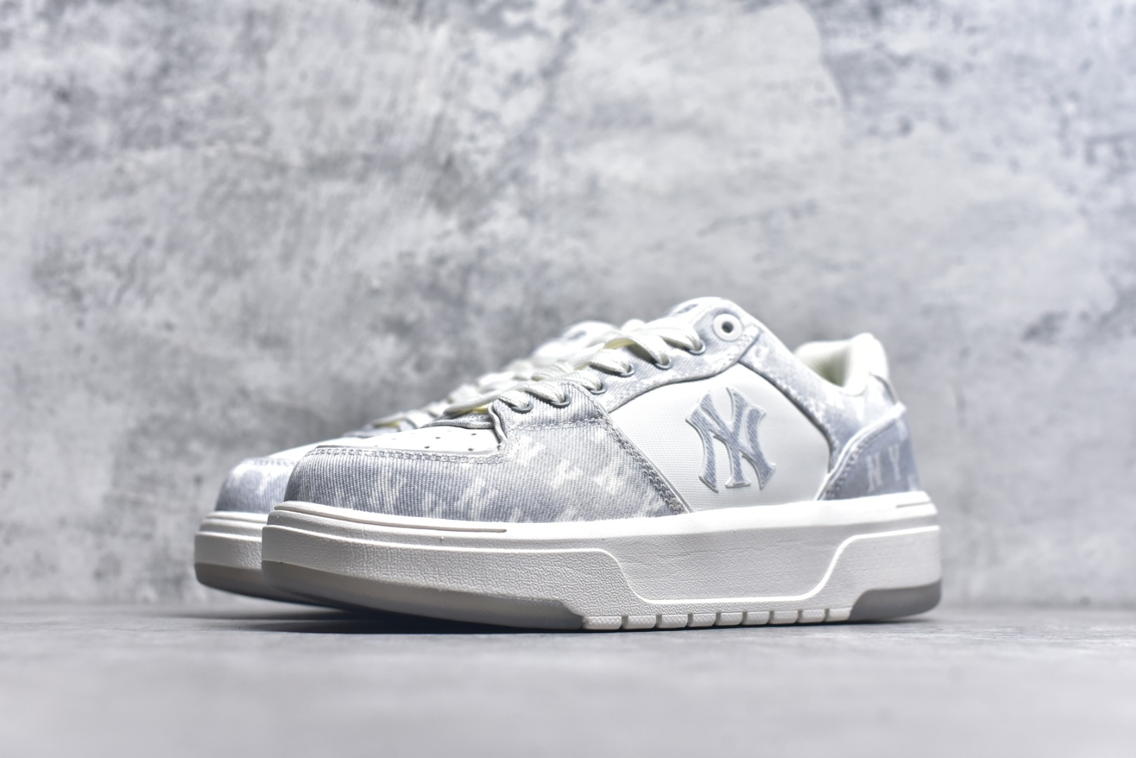 图片[2]-#NY MLB Chunky Liner Embo Monogram 纽约洋基队 增高厚底休闲跑鞋 3ASXV015N50GRS 尺码：35 36 36.5 37.5 38 38.5 39 40 40.5 41 42 42.5 43 44 44.5 45 3.C3-选品中心