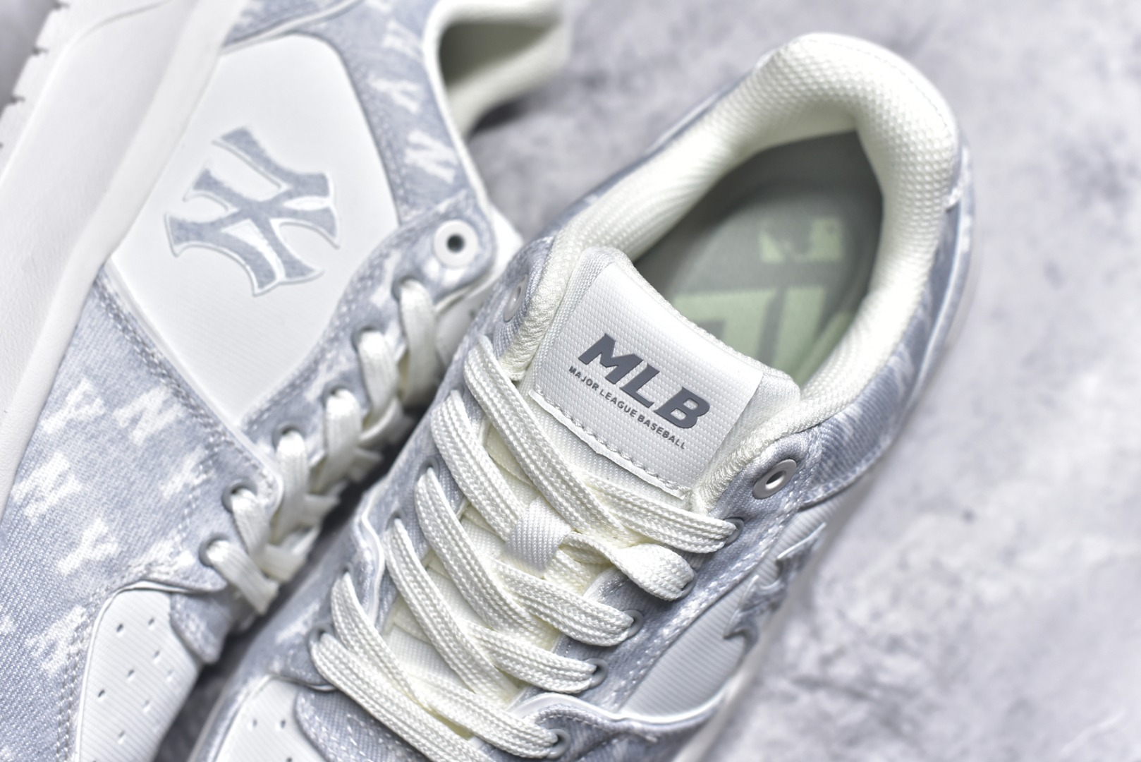 图片[9]-#NY MLB Chunky Liner Embo Monogram 纽约洋基队 增高厚底休闲跑鞋 3ASXV015N50GRS 尺码：35 36 36.5 37.5 38 38.5 39 40 40.5 41 42 42.5 43 44 44.5 45 3.C3-选品中心