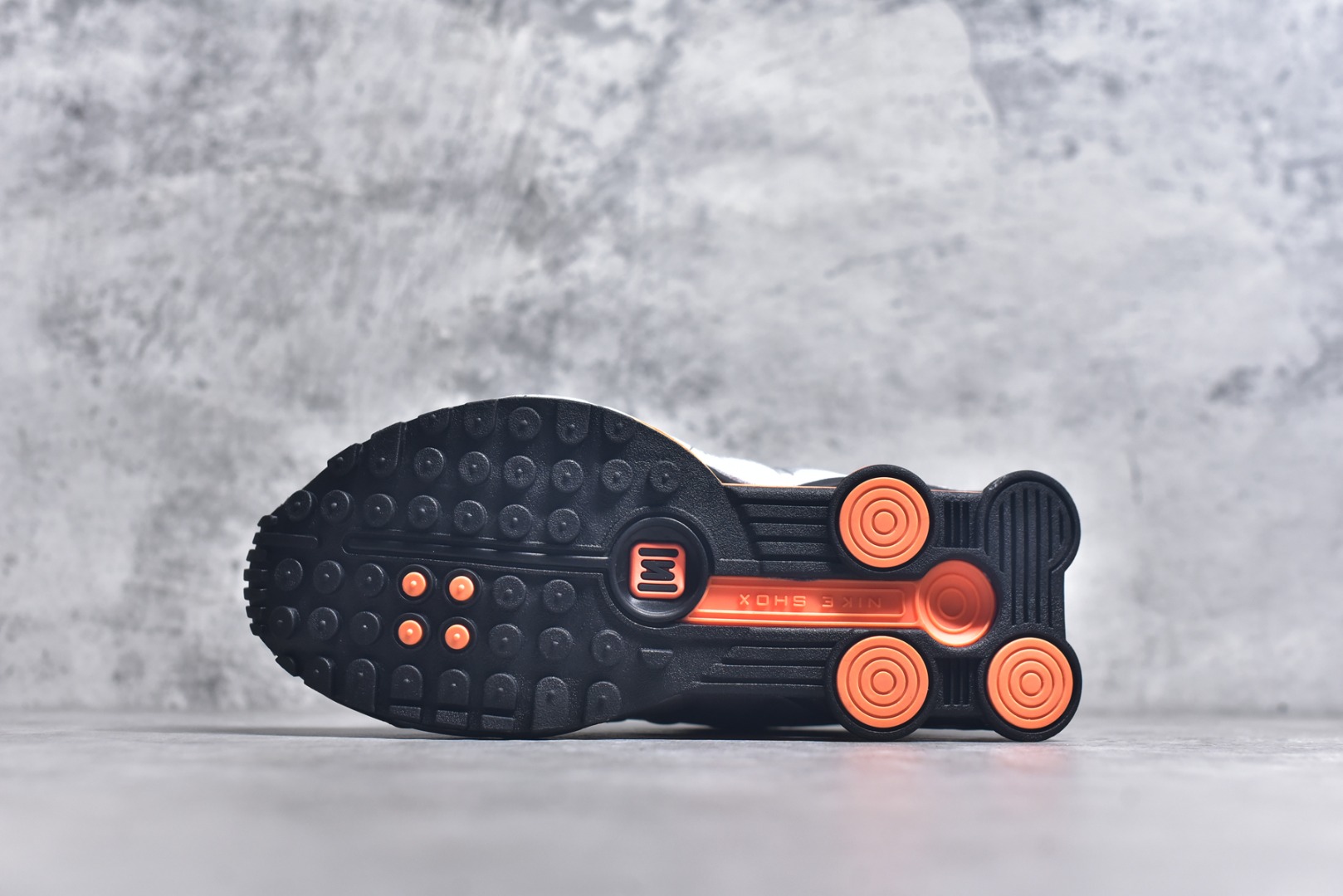 图片[6]-#NIKE SHOX R4系列 耐克 低帮运动休闲气垫运动鞋货号：HQ1988-003 尺码：36 36.5 37.5 38 38.5 39 40 40.5 41 42 42.5 43 44 45-选品中心