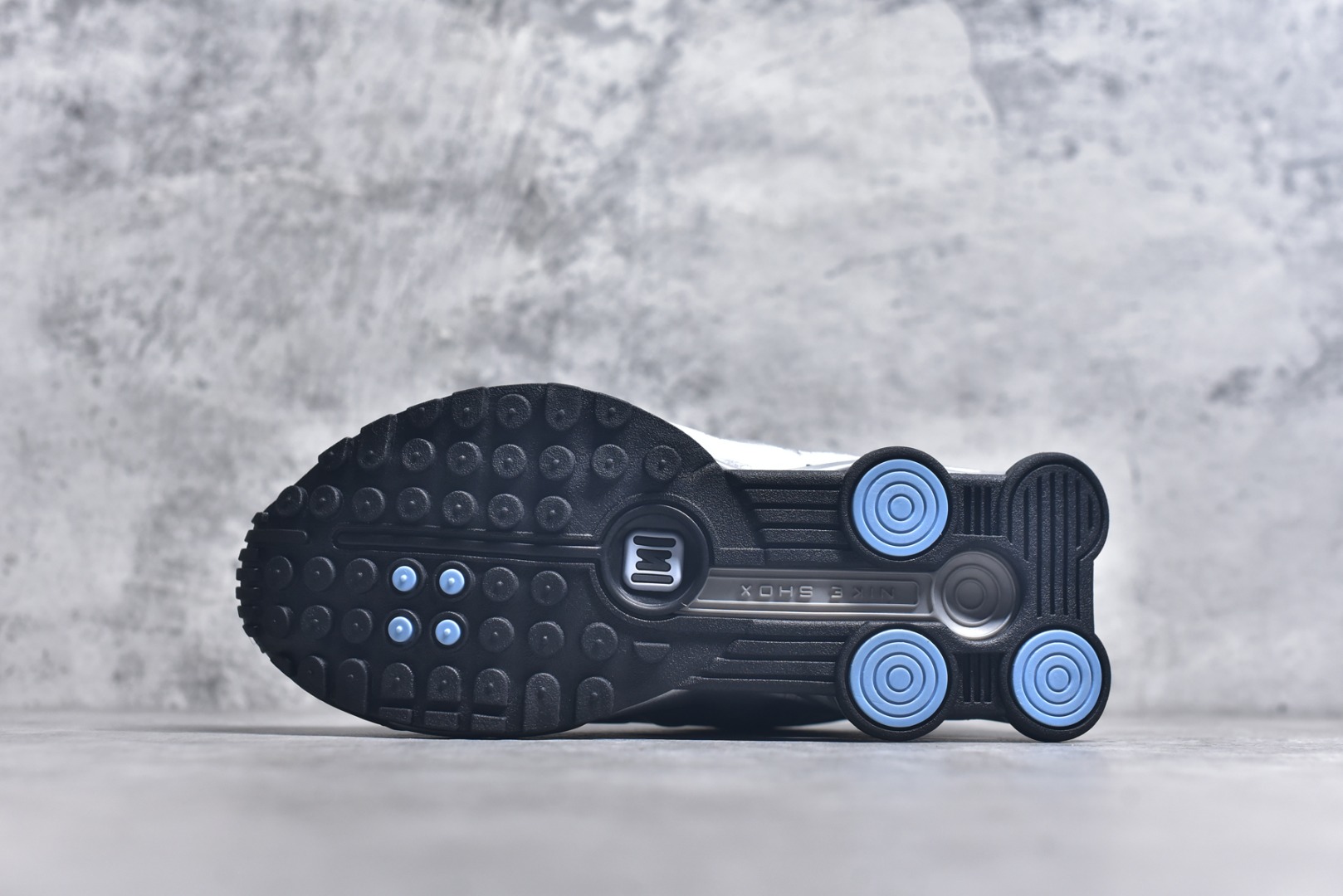 图片[6]-#Nike Shox R4 高科技专利气柱弹簧跑步鞋 子弹 文斯卡特 原厂材质 随意对比任何版本 货号：CW2626 004 尺码：36 36.5 37 38 38.5 39 40 40.5 41 42 42.5 43 44 45-选品中心