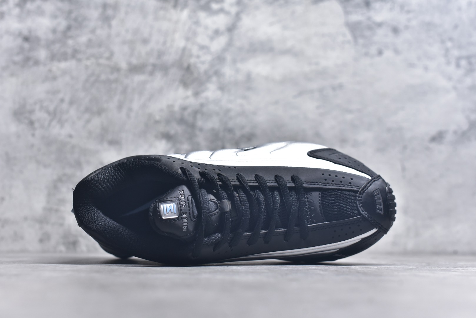 图片[4]-#Nike Shox R4 高科技专利气柱弹簧跑步鞋 子弹 文斯卡特 原厂材质 随意对比任何版本 货号：CW2626 004 尺码：36 36.5 37 38 38.5 39 40 40.5 41 42 42.5 43 44 45-选品中心