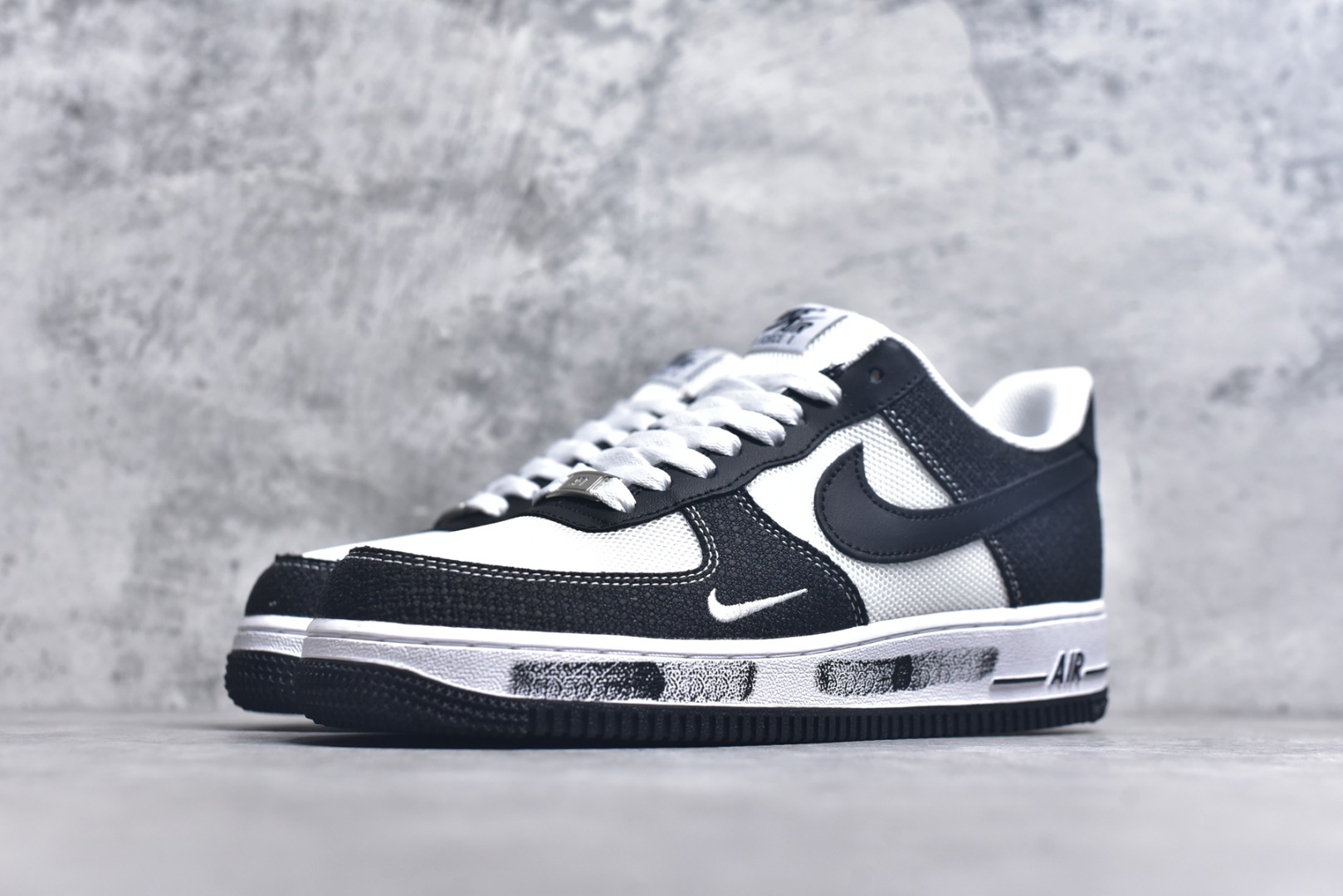 图片[2]-#Nike Air Force 1\’07 Low 官方爆款定制 牛仔布小勾 空军一号低帮休闲板鞋 ZH0316-091 #定制皮料 原厂3D打印 定制鞋盒 原楦原纸板 纯正空军版型 内置全掌气垫 尺码：36 36.5 37.5 38 38.5 39 40 40.5 41 42 42.5 43 44 44.5 45 9.D4-选品中心