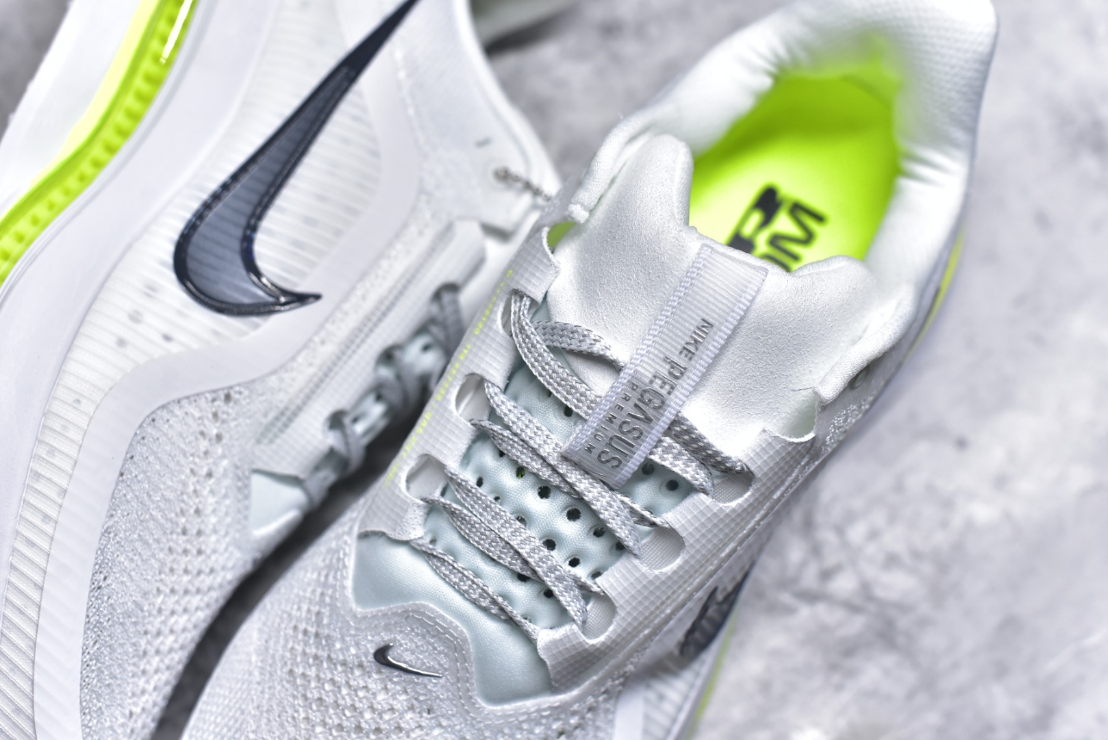 图片[9]-#NK Pegasus Premium 飞马全掌气垫跑步运动鞋 HQ2592-100 气垫的究极进化 NIKE2025新王炸 • 在特有Air科技加持下，耐克带来全新Pegasus Premium。这款跑鞋在传承耐克飞马（Pegasus）系列标志性的缓震功能的同时，将首次搭载耐克的塑型可视化Air Zoom气垫单元。• 塑型Air Zoom气垫单元贴合脚部的自然轮廓，帮助跑者在从后跟到脚趾的过渡中能够有效传递力量，带来一种前所未有的轻盈、顺畅回馈体验。中底采用ZoomX泡绵，后跟则使用ReactX泡绵，为跑者提供稳定流畅的推进感。• 塑型可视化Air Zoom气垫单元和精心配置的泡绵组合，让Pegasus Premium成为耐克飞马系列中颇具能量回馈的鞋款。• 全新Pegasus Premium不仅展示了耐克势头强劲的创新周期，证明了其特有的Air科技的强大实力，更体现了耐克倾听和服务运动员的能力。尺码： 39 40 40.5 41 42 42.5 43 44 44.5 45 46-选品中心