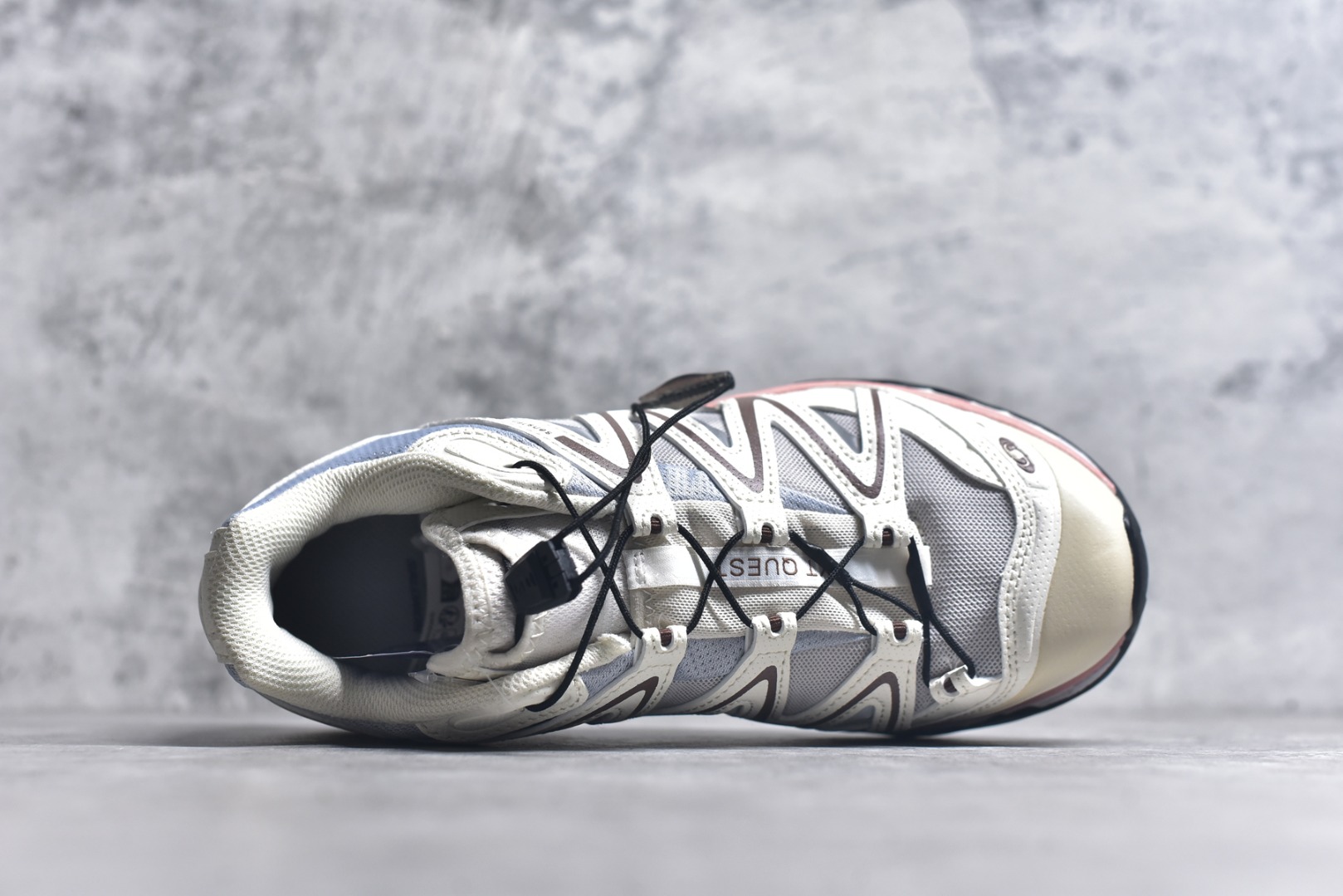 图片[4]-#Salomon XT-QUEST ADV 萨洛蒙潮流越野机能户外功能鞋 纯原外贸平台特供订单 耗时半年巨作 全套原纸板楦头开发 原厂特供网布配套加持 确保原汁原味 完美呈现版型 原档数据独家私模五层组合大底 男女鞋同步官方开发至46.5 原装Ortholite轻量化鞋垫 中底布带钢印编号 原厂TPU锁扣 进口港宝加持 后跟自然饱满 还原公司包裹性 基于 SALOMON 初代 XT 鞋身造型并搭载 4D ADVANCED CHASSIS™ 大底打造而成 为这款 XT-QUEST 带来了多项足部控制与保护等功能性 如在运动过程中控制左右晃动的过程而提高稳定性、改善长途越野过程中足中到足尖的过渡、提高感知岩石的精确度以抵抗尖锐物体对脚底的伤害以及采用动态缓冲来增强穿着舒适感 从而减轻疲劳感 使 XT-QUEST 成为一双舒适且安全的户外之履 尺码：36 36.5 37.5 38 38.5 39 40 40.5 41 42 42.5 43 44 44.5 45-选品中心