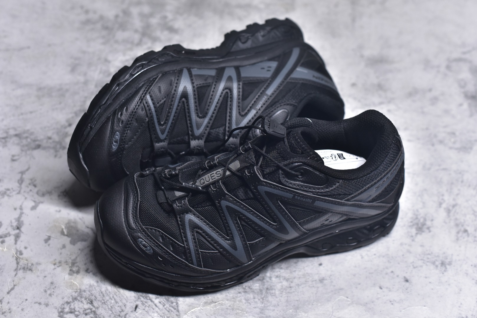 图片[7]-#Salomon XT-QUEST ADV 萨洛蒙潮流越野机能户外功能鞋 纯原外贸平台特供订单 耗时半年巨作 全套原纸板楦头开发 原厂特供网布配套加持 确保原汁原味 完美呈现版型 原档数据独家私模五层组合大底 男女鞋同步官方开发至46.5 原装Ortholite轻量化鞋垫 中底布带钢印编号 原厂TPU锁扣 进口港宝加持 后跟自然饱满 还原公司包裹性 基于 SALOMON 初代 XT 鞋身造型并搭载 4D ADVANCED CHASSIS™ 大底打造而成 为这款 XT-QUEST 带来了多项足部控制与保护等功能性 如在运动过程中控制左右晃动的过程而提高稳定性、改善长途越野过程中足中到足尖的过渡、提高感知岩石的精确度以抵抗尖锐物体对脚底的伤害以及采用动态缓冲来增强穿着舒适感 从而减轻疲劳感 使 XT-QUEST 成为一双舒适且安全的户外之履 尺码：36 36.5 37.5 38 38.5 39 40 40.5 41 42 42.5 43 44 44.5 45-选品中心