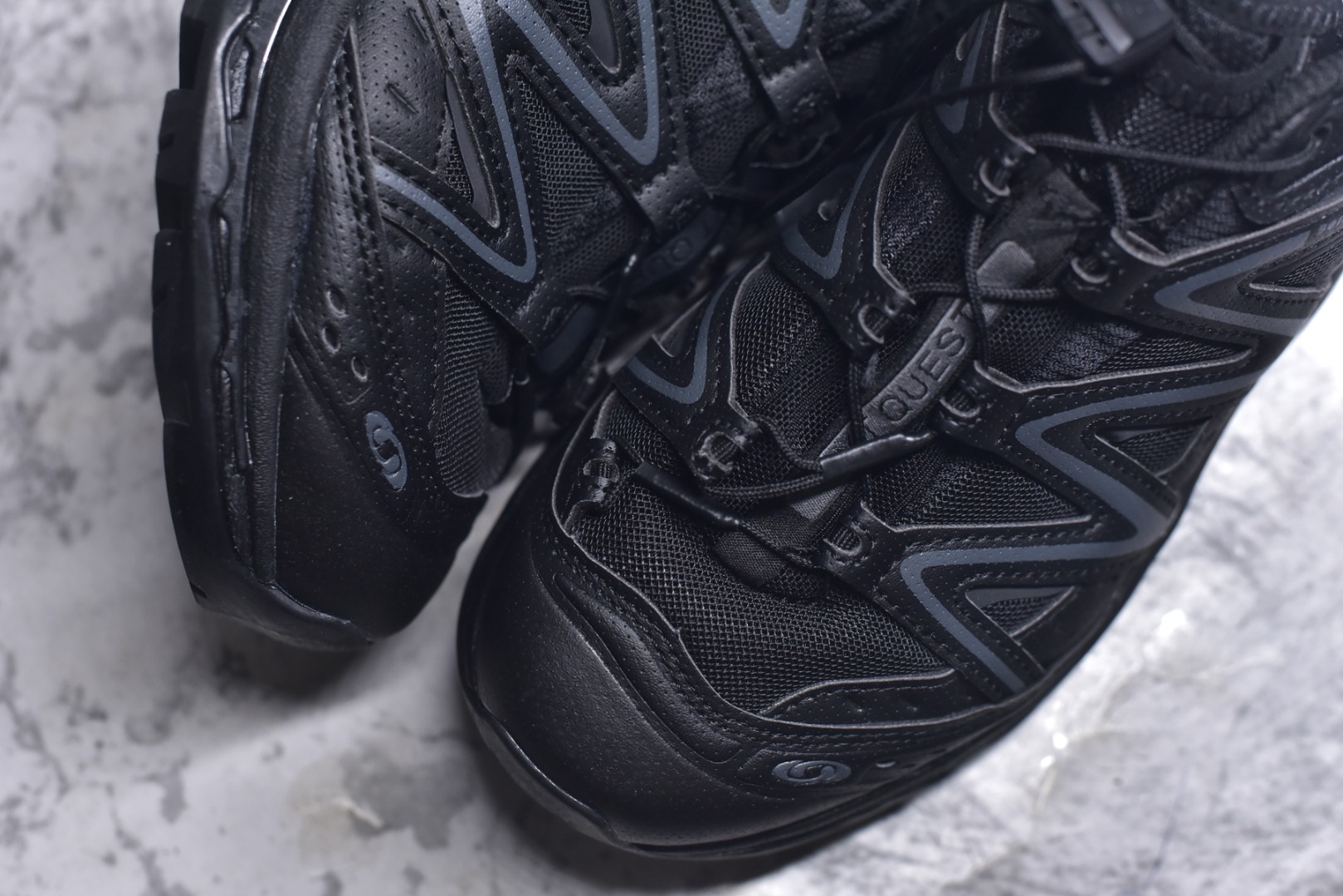 图片[8]-#Salomon XT-QUEST ADV 萨洛蒙潮流越野机能户外功能鞋 纯原外贸平台特供订单 耗时半年巨作 全套原纸板楦头开发 原厂特供网布配套加持 确保原汁原味 完美呈现版型 原档数据独家私模五层组合大底 男女鞋同步官方开发至46.5 原装Ortholite轻量化鞋垫 中底布带钢印编号 原厂TPU锁扣 进口港宝加持 后跟自然饱满 还原公司包裹性 基于 SALOMON 初代 XT 鞋身造型并搭载 4D ADVANCED CHASSIS™ 大底打造而成 为这款 XT-QUEST 带来了多项足部控制与保护等功能性 如在运动过程中控制左右晃动的过程而提高稳定性、改善长途越野过程中足中到足尖的过渡、提高感知岩石的精确度以抵抗尖锐物体对脚底的伤害以及采用动态缓冲来增强穿着舒适感 从而减轻疲劳感 使 XT-QUEST 成为一双舒适且安全的户外之履 尺码：36 36.5 37.5 38 38.5 39 40 40.5 41 42 42.5 43 44 44.5 45-选品中心