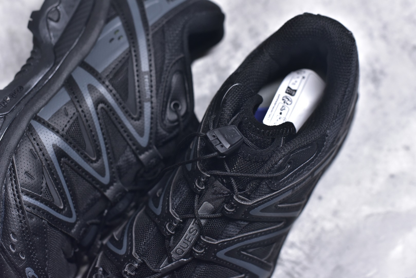 图片[9]-#Salomon XT-QUEST ADV 萨洛蒙潮流越野机能户外功能鞋 纯原外贸平台特供订单 耗时半年巨作 全套原纸板楦头开发 原厂特供网布配套加持 确保原汁原味 完美呈现版型 原档数据独家私模五层组合大底 男女鞋同步官方开发至46.5 原装Ortholite轻量化鞋垫 中底布带钢印编号 原厂TPU锁扣 进口港宝加持 后跟自然饱满 还原公司包裹性 基于 SALOMON 初代 XT 鞋身造型并搭载 4D ADVANCED CHASSIS™ 大底打造而成 为这款 XT-QUEST 带来了多项足部控制与保护等功能性 如在运动过程中控制左右晃动的过程而提高稳定性、改善长途越野过程中足中到足尖的过渡、提高感知岩石的精确度以抵抗尖锐物体对脚底的伤害以及采用动态缓冲来增强穿着舒适感 从而减轻疲劳感 使 XT-QUEST 成为一双舒适且安全的户外之履 尺码：36 36.5 37.5 38 38.5 39 40 40.5 41 42 42.5 43 44 44.5 45-选品中心