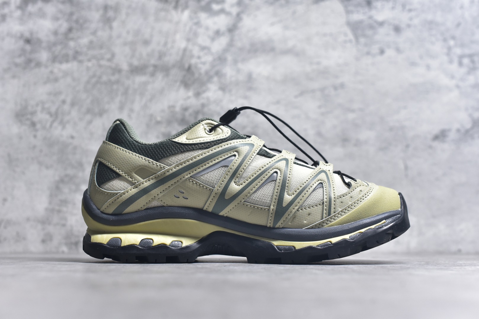 图片[3]-#Salomon XT-QUEST ADV 萨洛蒙潮流越野机能户外功能鞋 纯原外贸平台特供订单 耗时半年巨作 全套原纸板楦头开发 原厂特供网布配套加持 确保原汁原味 完美呈现版型 原档数据独家私模五层组合大底 男女鞋同步官方开发至46.5 原装Ortholite轻量化鞋垫 中底布带钢印编号 原厂TPU锁扣 进口港宝加持 后跟自然饱满 还原公司包裹性 基于 SALOMON 初代 XT 鞋身造型并搭载 4D ADVANCED CHASSIS™ 大底打造而成 为这款 XT-QUEST 带来了多项足部控制与保护等功能性 如在运动过程中控制左右晃动的过程而提高稳定性、改善长途越野过程中足中到足尖的过渡、提高感知岩石的精确度以抵抗尖锐物体对脚底的伤害以及采用动态缓冲来增强穿着舒适感 从而减轻疲劳感 使 XT-QUEST 成为一双舒适且安全的户外之履 尺码：36 36.5 37.5 38 38.5 39 40 40.5 41 42 42.5 43 44 44.5 45-选品中心