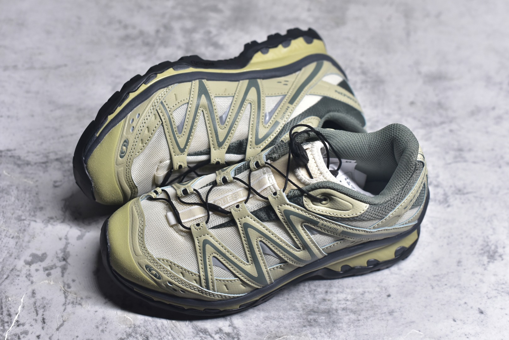 图片[7]-#Salomon XT-QUEST ADV 萨洛蒙潮流越野机能户外功能鞋 纯原外贸平台特供订单 耗时半年巨作 全套原纸板楦头开发 原厂特供网布配套加持 确保原汁原味 完美呈现版型 原档数据独家私模五层组合大底 男女鞋同步官方开发至46.5 原装Ortholite轻量化鞋垫 中底布带钢印编号 原厂TPU锁扣 进口港宝加持 后跟自然饱满 还原公司包裹性 基于 SALOMON 初代 XT 鞋身造型并搭载 4D ADVANCED CHASSIS™ 大底打造而成 为这款 XT-QUEST 带来了多项足部控制与保护等功能性 如在运动过程中控制左右晃动的过程而提高稳定性、改善长途越野过程中足中到足尖的过渡、提高感知岩石的精确度以抵抗尖锐物体对脚底的伤害以及采用动态缓冲来增强穿着舒适感 从而减轻疲劳感 使 XT-QUEST 成为一双舒适且安全的户外之履 尺码：36 36.5 37.5 38 38.5 39 40 40.5 41 42 42.5 43 44 44.5 45-选品中心