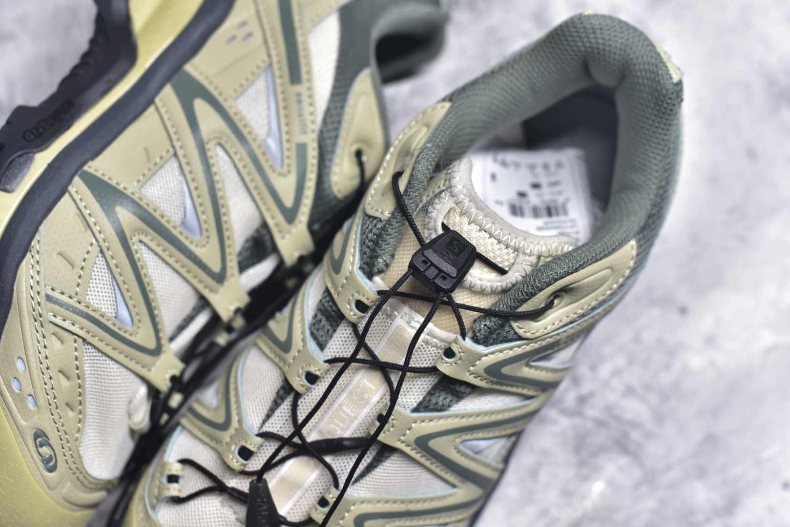 图片[9]-#Salomon XT-QUEST ADV 萨洛蒙潮流越野机能户外功能鞋 纯原外贸平台特供订单 耗时半年巨作 全套原纸板楦头开发 原厂特供网布配套加持 确保原汁原味 完美呈现版型 原档数据独家私模五层组合大底 男女鞋同步官方开发至46.5 原装Ortholite轻量化鞋垫 中底布带钢印编号 原厂TPU锁扣 进口港宝加持 后跟自然饱满 还原公司包裹性 基于 SALOMON 初代 XT 鞋身造型并搭载 4D ADVANCED CHASSIS™ 大底打造而成 为这款 XT-QUEST 带来了多项足部控制与保护等功能性 如在运动过程中控制左右晃动的过程而提高稳定性、改善长途越野过程中足中到足尖的过渡、提高感知岩石的精确度以抵抗尖锐物体对脚底的伤害以及采用动态缓冲来增强穿着舒适感 从而减轻疲劳感 使 XT-QUEST 成为一双舒适且安全的户外之履 尺码：36 36.5 37.5 38 38.5 39 40 40.5 41 42 42.5 43 44 44.5 45-选品中心