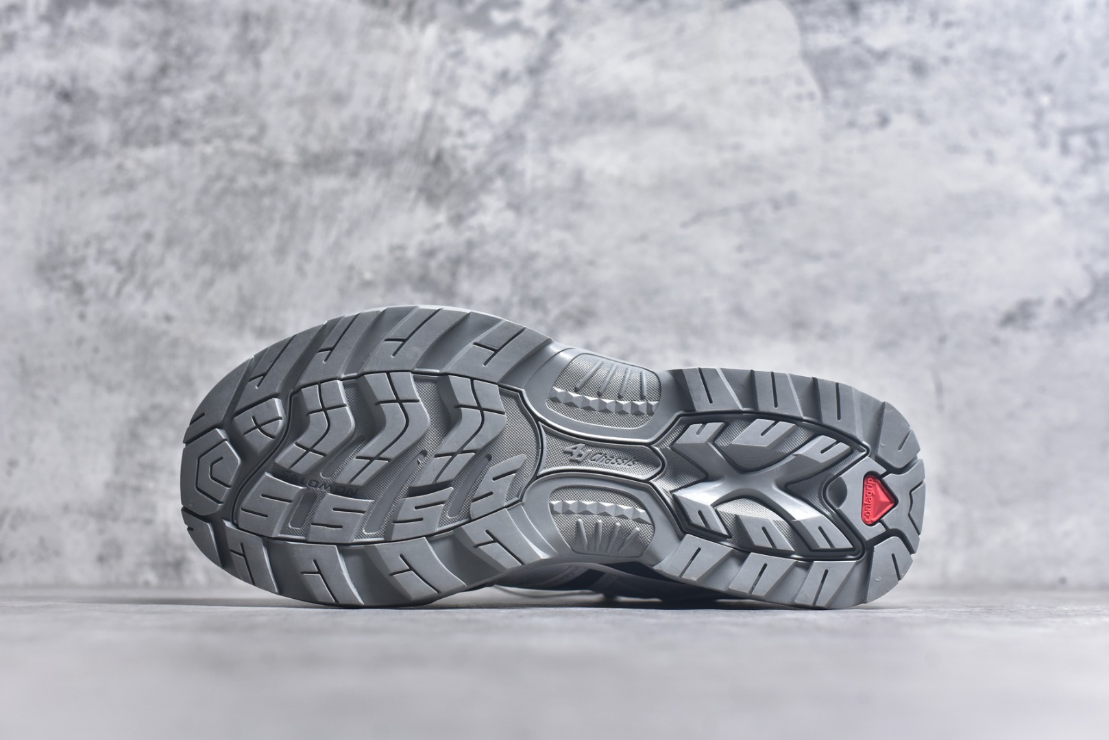 图片[6]-#Salomon XT-QUEST ADV 萨洛蒙潮流越野机能户外功能鞋 纯原外贸平台特供订单 耗时半年巨作 全套原纸板楦头开发 原厂特供网布配套加持 确保原汁原味 完美呈现版型 原档数据独家私模五层组合大底 男女鞋同步官方开发至46.5 原装Ortholite轻量化鞋垫 中底布带钢印编号 原厂TPU锁扣 进口港宝加持 后跟自然饱满 还原公司包裹性 基于 SALOMON 初代 XT 鞋身造型并搭载 4D ADVANCED CHASSIS™ 大底打造而成 为这款 XT-QUEST 带来了多项足部控制与保护等功能性 如在运动过程中控制左右晃动的过程而提高稳定性、改善长途越野过程中足中到足尖的过渡、提高感知岩石的精确度以抵抗尖锐物体对脚底的伤害以及采用动态缓冲来增强穿着舒适感 从而减轻疲劳感 使 XT-QUEST 成为一双舒适且安全的户外之履 尺码：36 36.5 37.5 38 38.5 39 40 40.5 41 42 42.5 43 44 44.5 45-选品中心