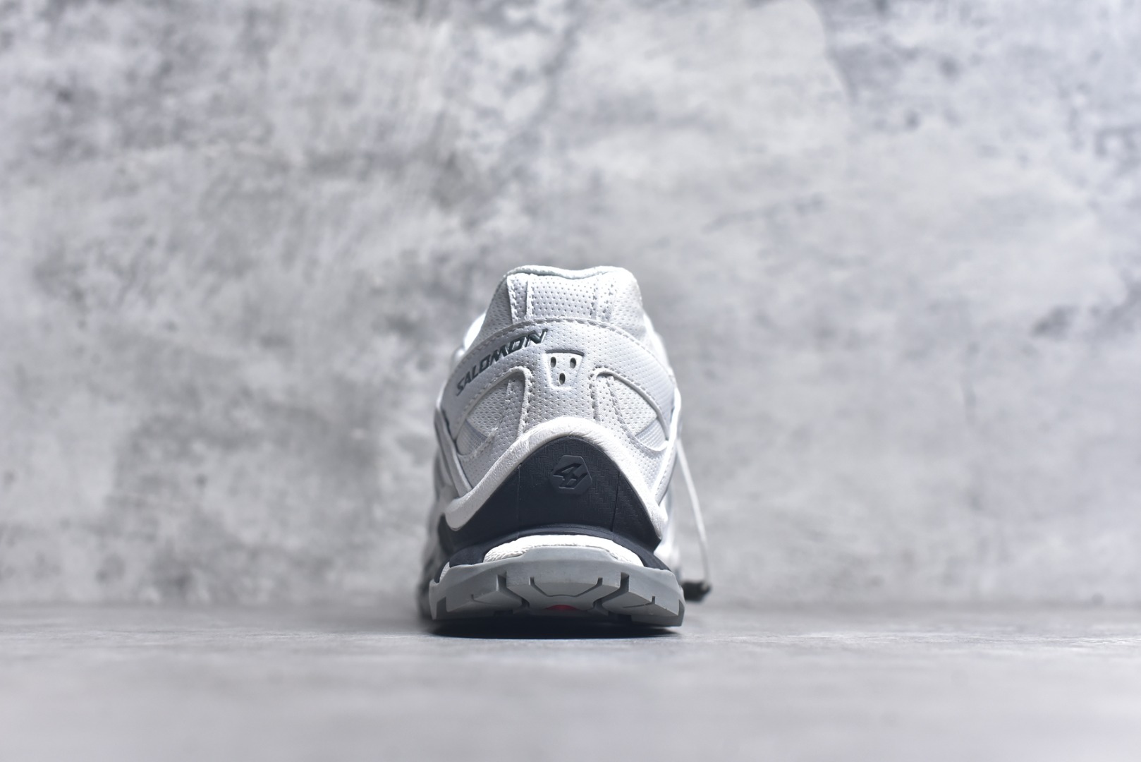 图片[5]-#Salomon XT-QUEST ADV 萨洛蒙潮流越野机能户外功能鞋 纯原外贸平台特供订单 耗时半年巨作 全套原纸板楦头开发 原厂特供网布配套加持 确保原汁原味 完美呈现版型 原档数据独家私模五层组合大底 男女鞋同步官方开发至46.5 原装Ortholite轻量化鞋垫 中底布带钢印编号 原厂TPU锁扣 进口港宝加持 后跟自然饱满 还原公司包裹性 基于 SALOMON 初代 XT 鞋身造型并搭载 4D ADVANCED CHASSIS™ 大底打造而成 为这款 XT-QUEST 带来了多项足部控制与保护等功能性 如在运动过程中控制左右晃动的过程而提高稳定性、改善长途越野过程中足中到足尖的过渡、提高感知岩石的精确度以抵抗尖锐物体对脚底的伤害以及采用动态缓冲来增强穿着舒适感 从而减轻疲劳感 使 XT-QUEST 成为一双舒适且安全的户外之履 尺码：36 36.5 37.5 38 38.5 39 40 40.5 41 42 42.5 43 44 44.5 45-选品中心