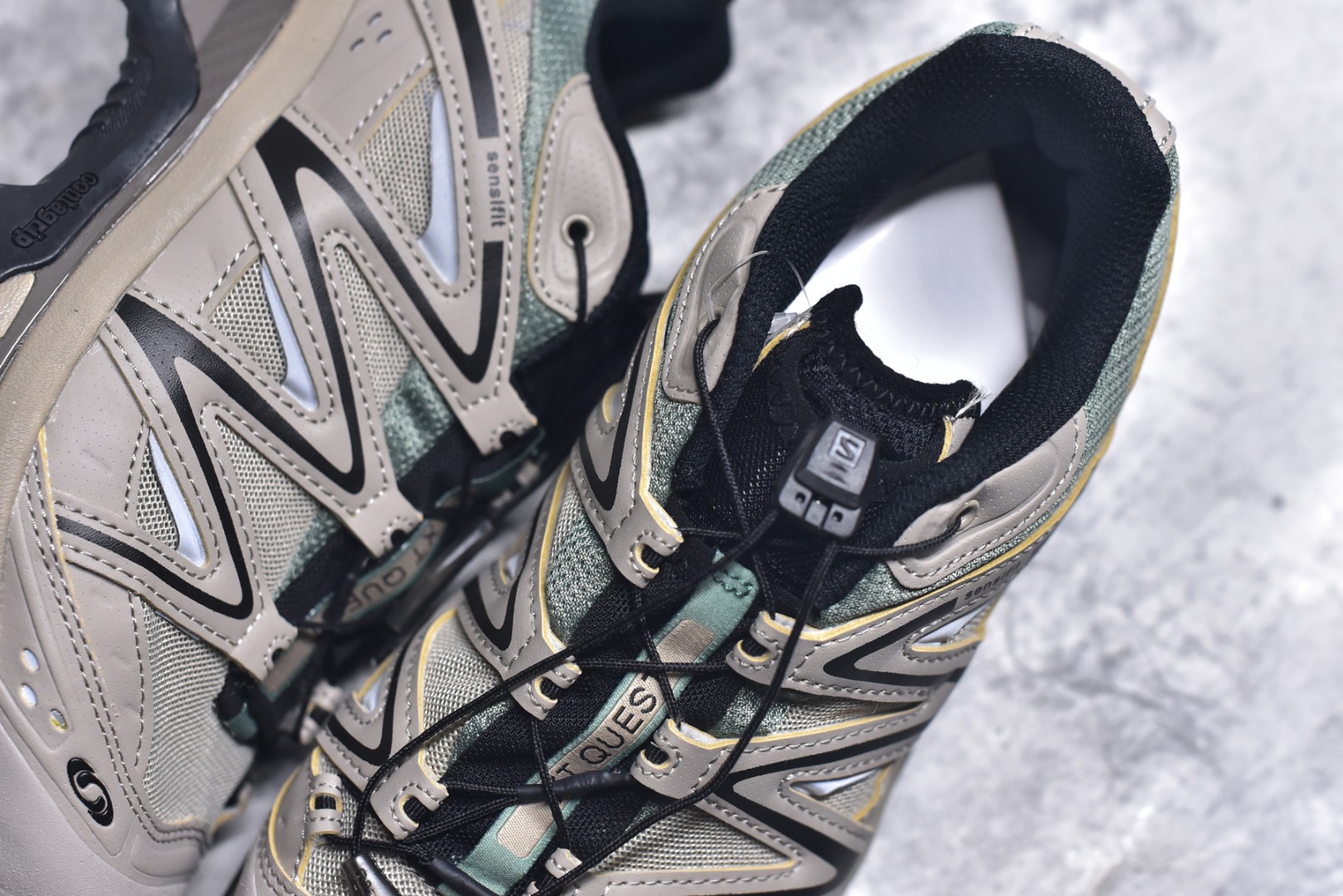 图片[9]-#Salomon XT-QUEST ADV 萨洛蒙潮流越野机能户外功能鞋 纯原外贸平台特供订单 耗时半年巨作 全套原纸板楦头开发 原厂特供网布配套加持 确保原汁原味 完美呈现版型 原档数据独家私模五层组合大底 男女鞋同步官方开发至46.5 原装Ortholite轻量化鞋垫 中底布带钢印编号 原厂TPU锁扣 进口港宝加持 后跟自然饱满 还原公司包裹性 基于 SALOMON 初代 XT 鞋身造型并搭载 4D ADVANCED CHASSIS™ 大底打造而成 为这款 XT-QUEST 带来了多项足部控制与保护等功能性 如在运动过程中控制左右晃动的过程而提高稳定性、改善长途越野过程中足中到足尖的过渡、提高感知岩石的精确度以抵抗尖锐物体对脚底的伤害以及采用动态缓冲来增强穿着舒适感 从而减轻疲劳感 使 XT-QUEST 成为一双舒适且安全的户外之履 尺码：36 36.5 37.5 38 38.5 39 40 40.5 41 42 42.5 43 44 44.5 45-选品中心