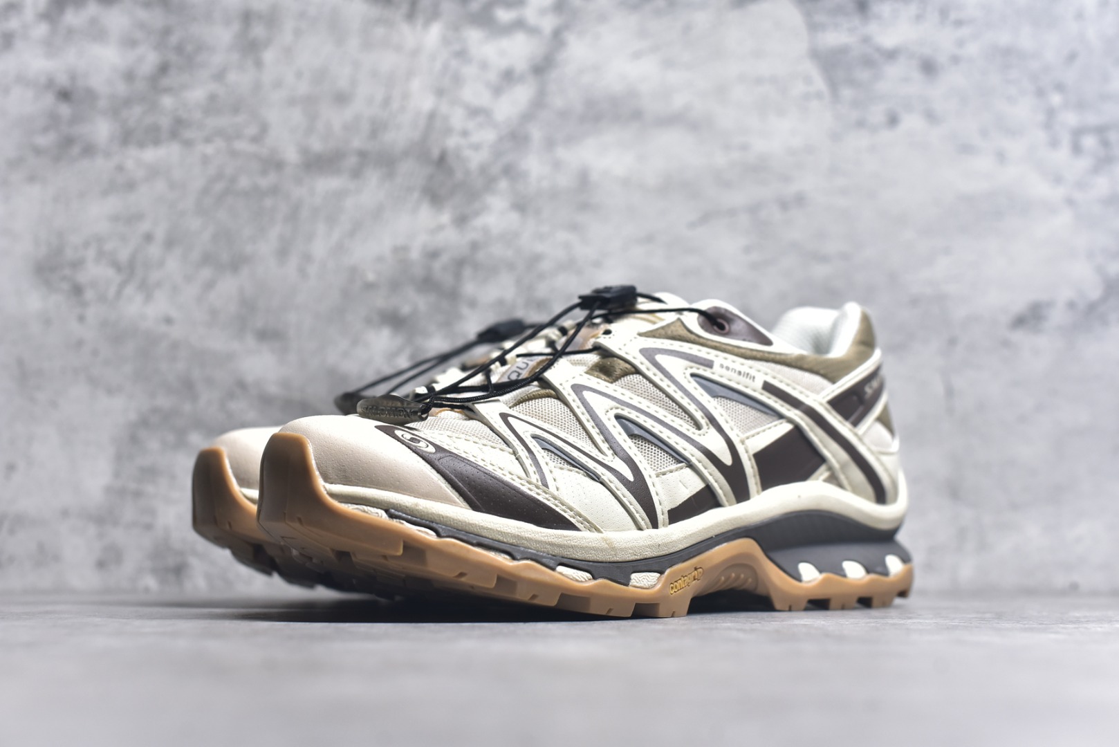 图片[2]-#Salomon XT-QUEST ADV 萨洛蒙潮流越野机能户外功能鞋 纯原外贸平台特供订单 耗时半年巨作 全套原纸板楦头开发 原厂特供网布配套加持 确保原汁原味 完美呈现版型 原档数据独家私模五层组合大底 男女鞋同步官方开发至46.5 原装Ortholite轻量化鞋垫 中底布带钢印编号 原厂TPU锁扣 进口港宝加持 后跟自然饱满 还原公司包裹性 基于 SALOMON 初代 XT 鞋身造型并搭载 4D ADVANCED CHASSIS™ 大底打造而成 为这款 XT-QUEST 带来了多项足部控制与保护等功能性 如在运动过程中控制左右晃动的过程而提高稳定性、改善长途越野过程中足中到足尖的过渡、提高感知岩石的精确度以抵抗尖锐物体对脚底的伤害以及采用动态缓冲来增强穿着舒适感 从而减轻疲劳感 使 XT-QUEST 成为一双舒适且安全的户外之履 尺码：36 36.5 37.5 38 38.5 39 40 40.5 41 42 42.5 43 44 44.5 45-选品中心