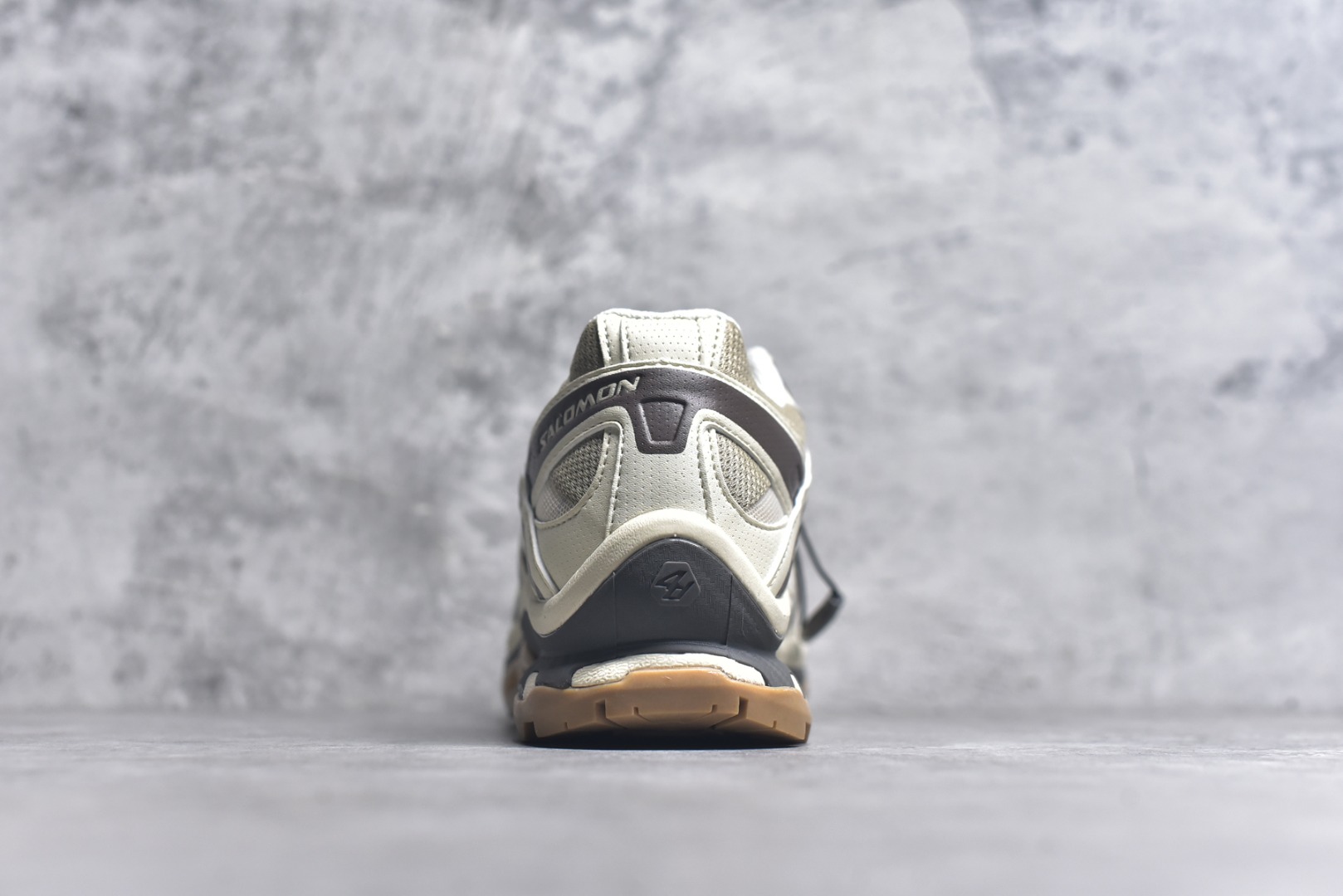 图片[5]-#Salomon XT-QUEST ADV 萨洛蒙潮流越野机能户外功能鞋 纯原外贸平台特供订单 耗时半年巨作 全套原纸板楦头开发 原厂特供网布配套加持 确保原汁原味 完美呈现版型 原档数据独家私模五层组合大底 男女鞋同步官方开发至46.5 原装Ortholite轻量化鞋垫 中底布带钢印编号 原厂TPU锁扣 进口港宝加持 后跟自然饱满 还原公司包裹性 基于 SALOMON 初代 XT 鞋身造型并搭载 4D ADVANCED CHASSIS™ 大底打造而成 为这款 XT-QUEST 带来了多项足部控制与保护等功能性 如在运动过程中控制左右晃动的过程而提高稳定性、改善长途越野过程中足中到足尖的过渡、提高感知岩石的精确度以抵抗尖锐物体对脚底的伤害以及采用动态缓冲来增强穿着舒适感 从而减轻疲劳感 使 XT-QUEST 成为一双舒适且安全的户外之履 尺码：36 36.5 37.5 38 38.5 39 40 40.5 41 42 42.5 43 44 44.5 45-选品中心