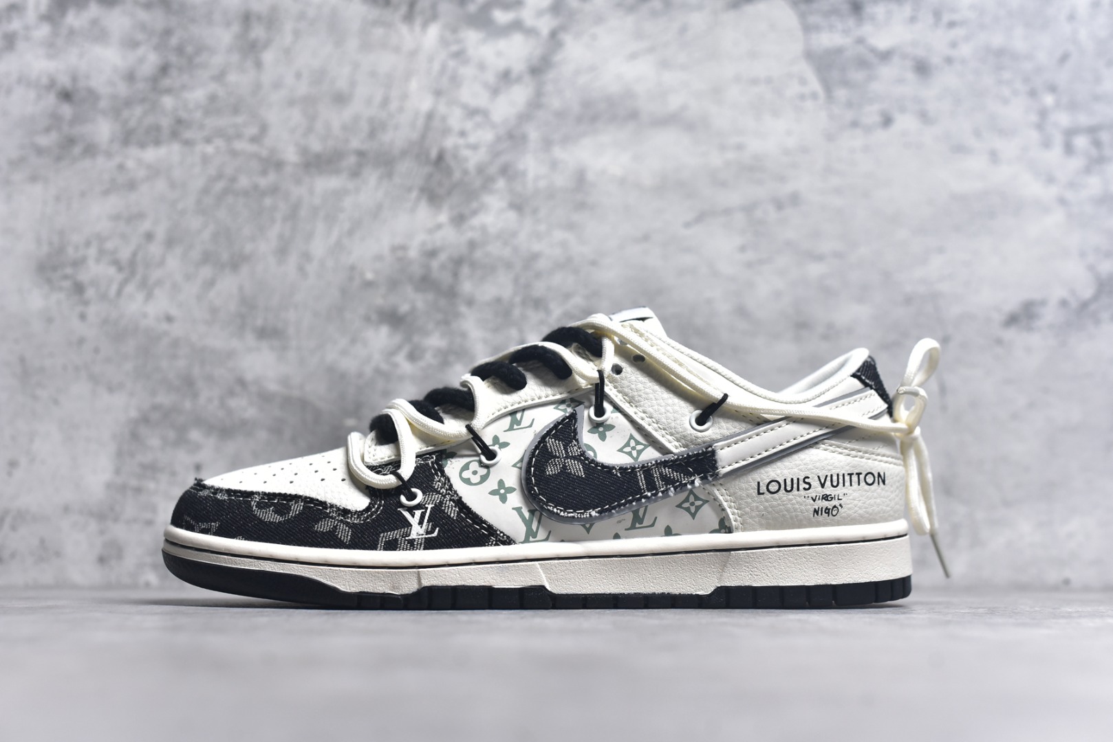 #Nike SB Dunk Low LV联名 绑带织布黑白勾 周年高端定制 低帮休闲板鞋 YX5066-338 #定制鞋盒 大厂纯原品质出货 超高清洁度 皮料切割干净无任何毛边 细节完美 尺码：36 36.5 37.5 38 36.5 39 40 40.5 41 42 42.5 43 44 44.5 45 9.E5-选品中心