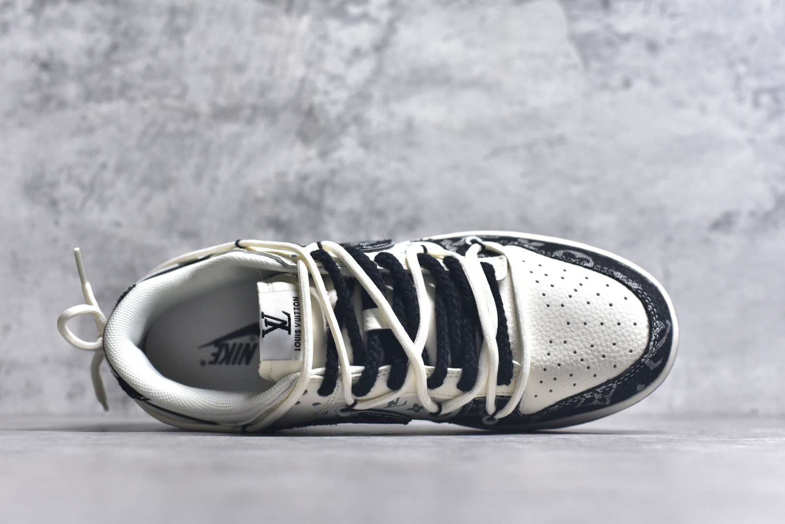图片[4]-#Nike SB Dunk Low LV联名 绑带织布黑白勾 周年高端定制 低帮休闲板鞋 YX5066-338 #定制鞋盒 大厂纯原品质出货 超高清洁度 皮料切割干净无任何毛边 细节完美 尺码：36 36.5 37.5 38 36.5 39 40 40.5 41 42 42.5 43 44 44.5 45 9.E5-选品中心