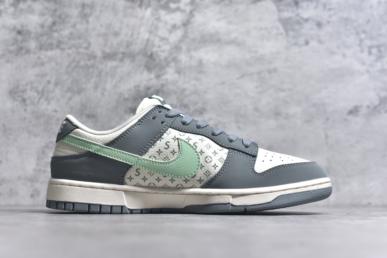 图片[3]-#Nike SB Dunk Low LV联名 青灰 周年高端定制 低帮休闲板鞋 ZH2598-278 #定制鞋盒 大厂纯原品质出货 超高清洁度 皮料切割干净无任何毛边 细节完美 尺码：36 36.5 37.5 38 38.5 39 40 40.5 41 42 42.5 43 44 44.5 45 9.E5-选品中心
